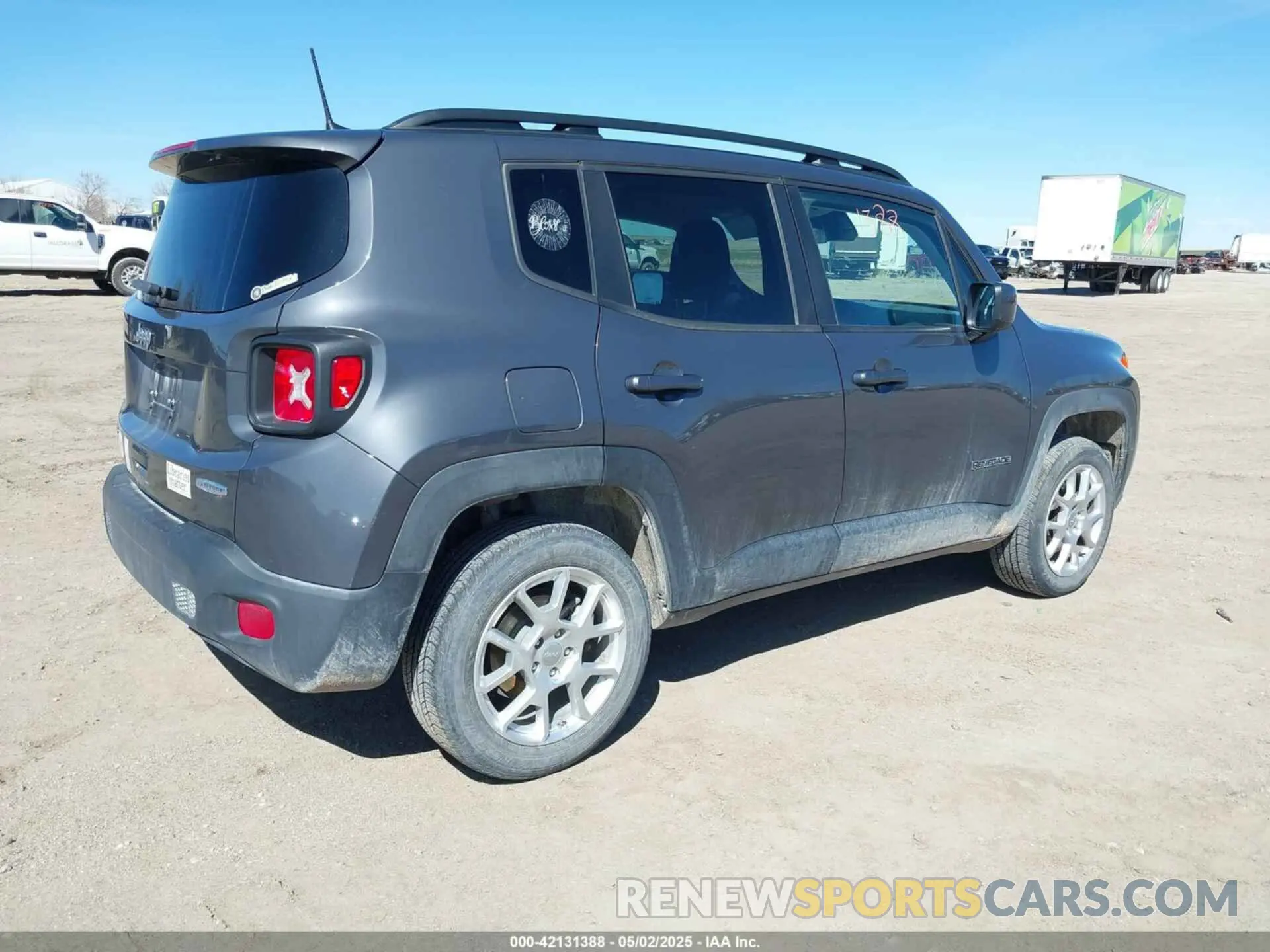 4 Photograph of a damaged car ZACNJDBB3MPN36642 JEEP RENEGADE 2021
