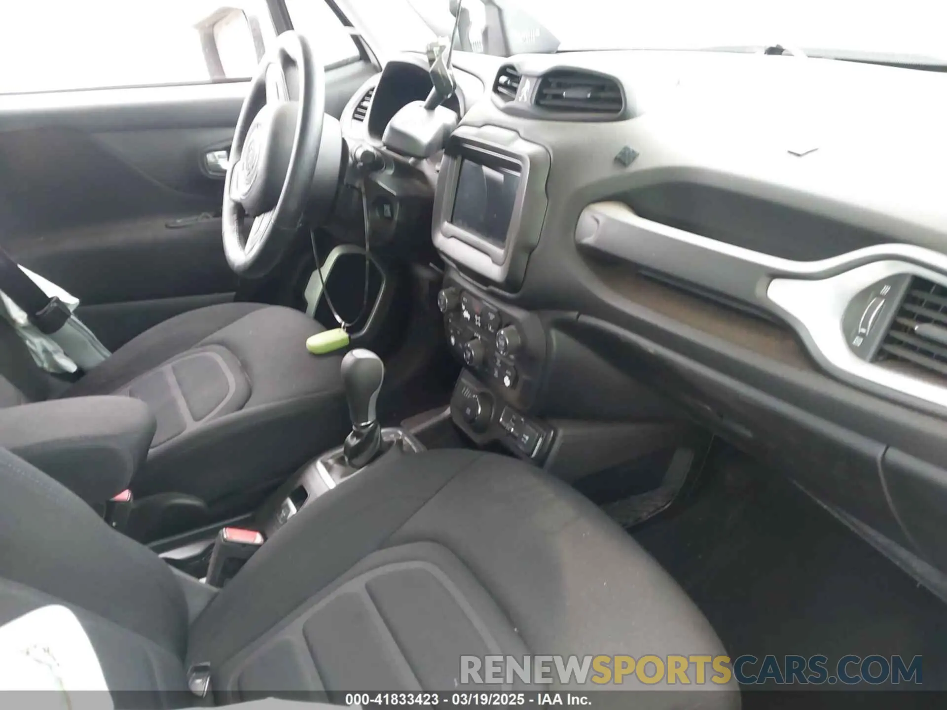 5 Photograph of a damaged car ZACNJDBB4MPM59392 JEEP RENEGADE 2021
