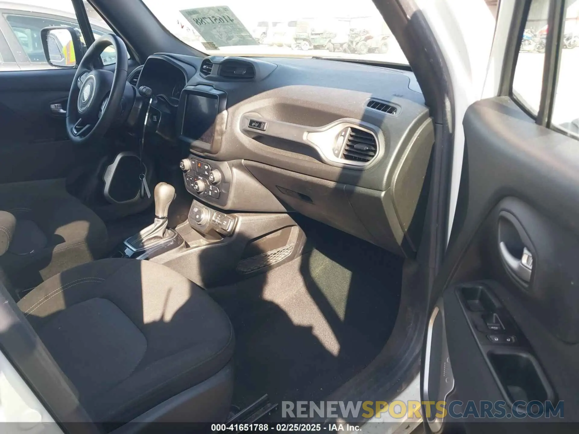 5 Photograph of a damaged car ZACNJDBB6MPM63072 JEEP RENEGADE 2021