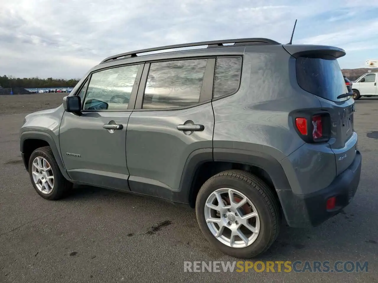 2 Photograph of a damaged car ZACNJDBB6MPM76100 JEEP RENEGADE 2021