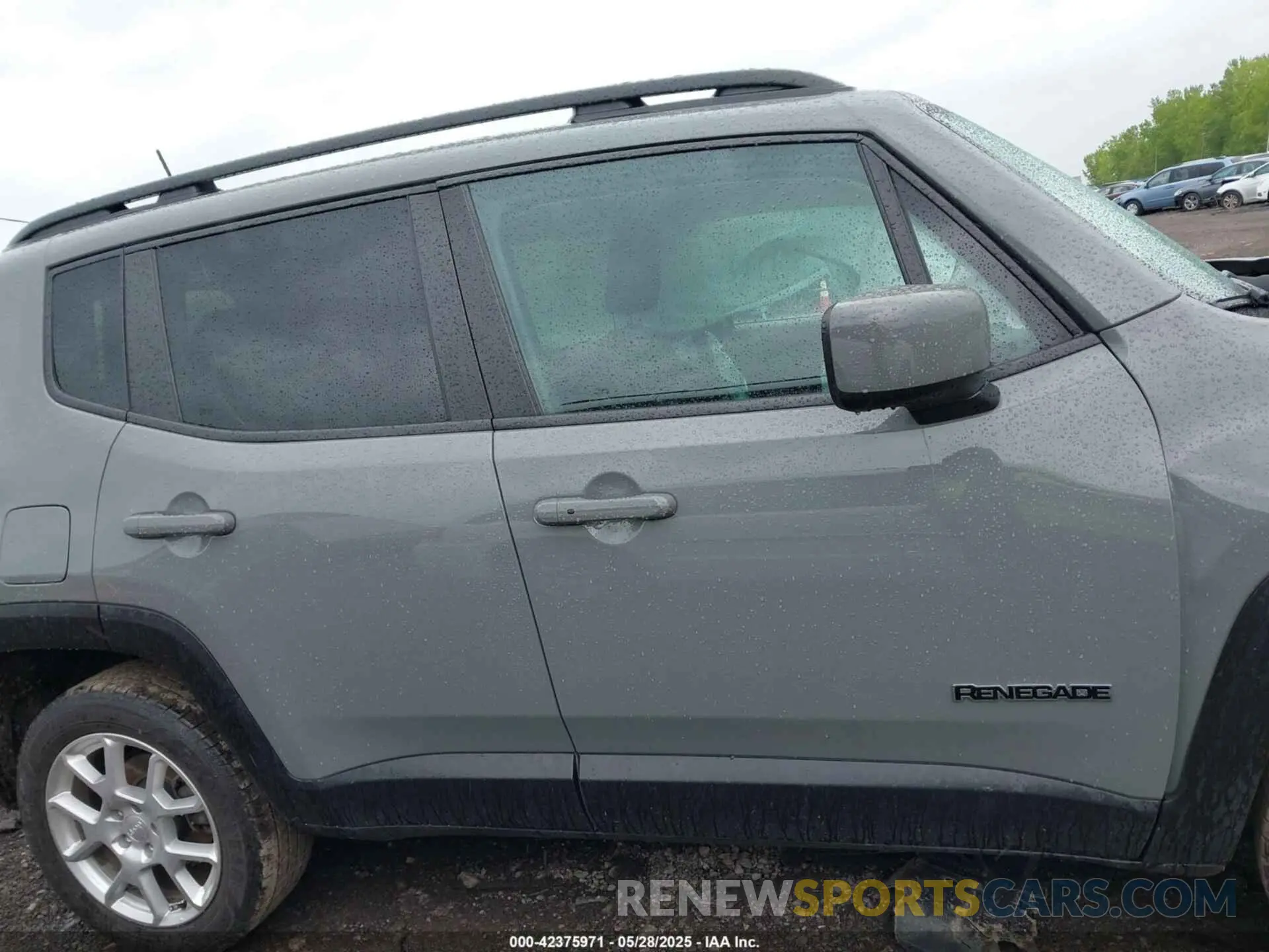 12 Photograph of a damaged car ZACNJDBB7MPN21609 JEEP RENEGADE 2021