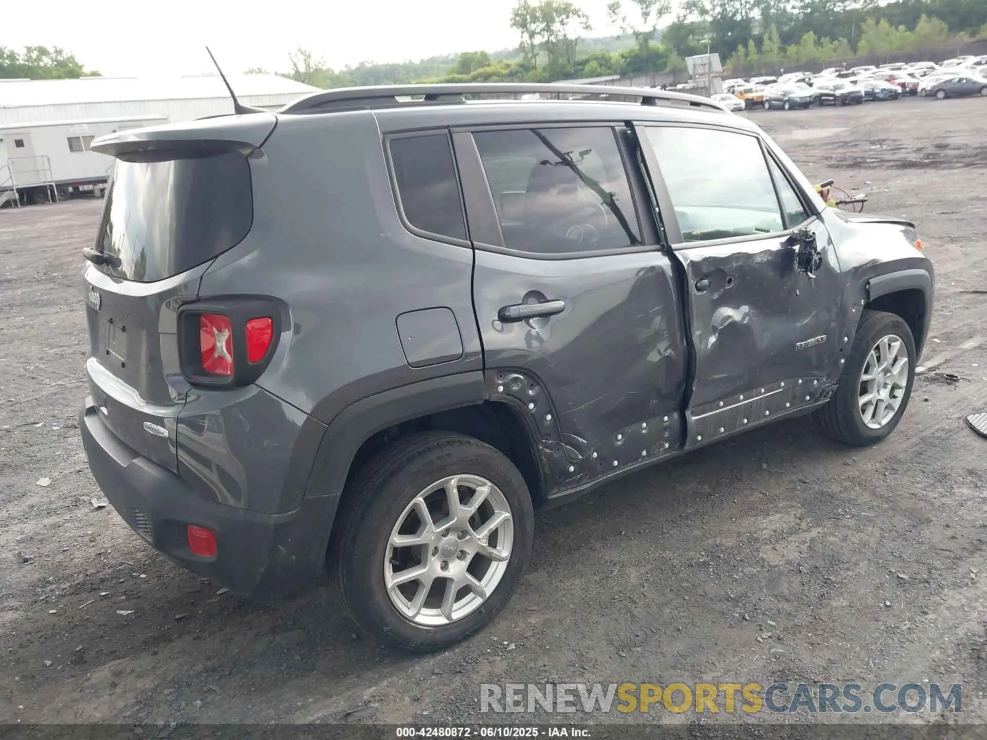 4 Photograph of a damaged car ZACNJDBB7MPN35803 JEEP RENEGADE 2021