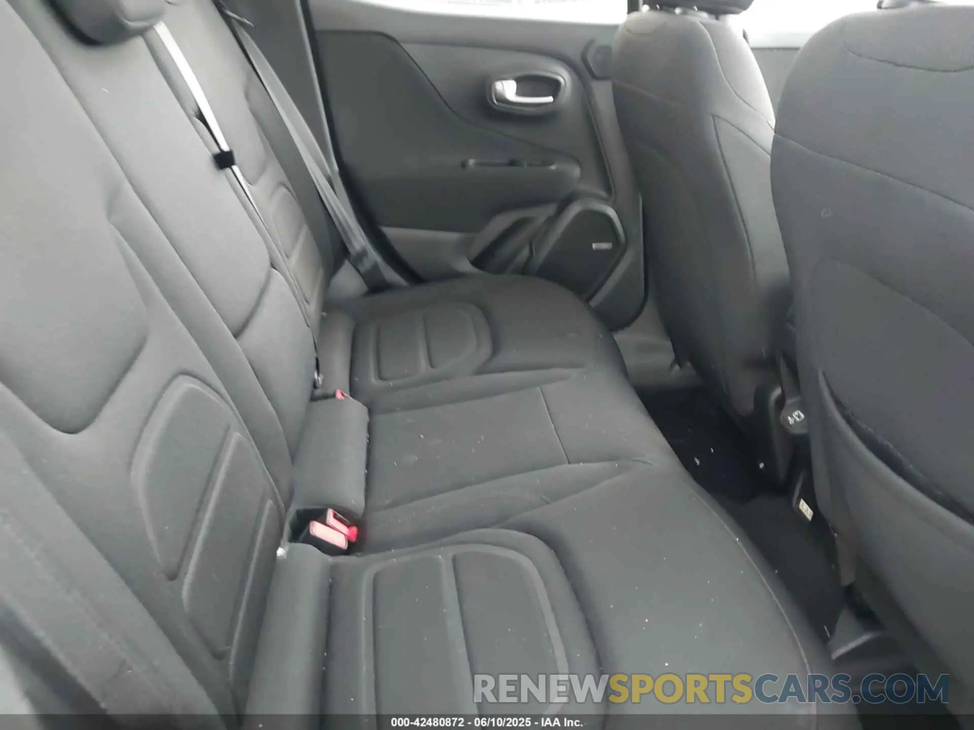 8 Photograph of a damaged car ZACNJDBB7MPN35803 JEEP RENEGADE 2021