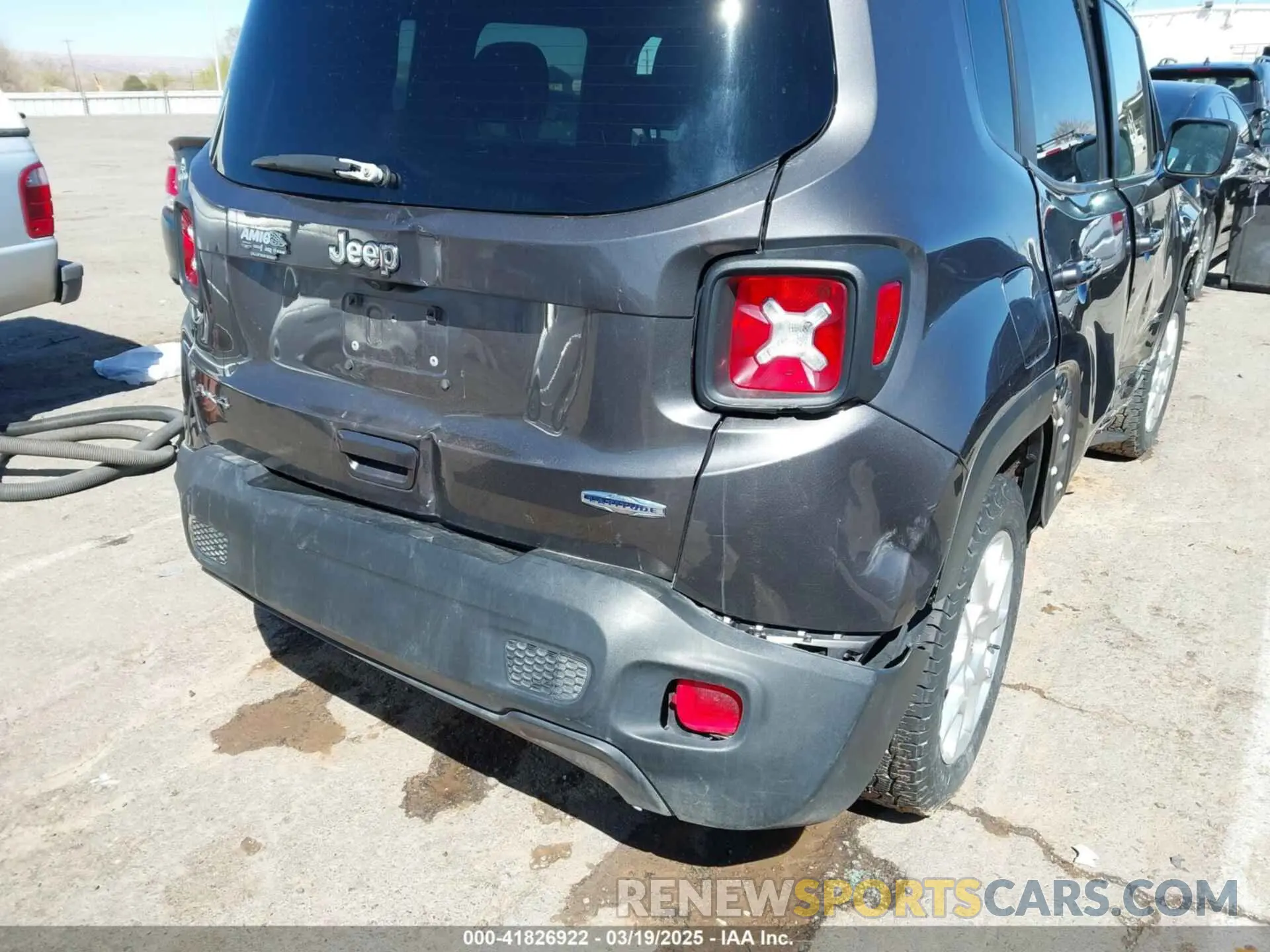 17 Photograph of a damaged car ZACNJDBB8MPM28565 JEEP RENEGADE 2021