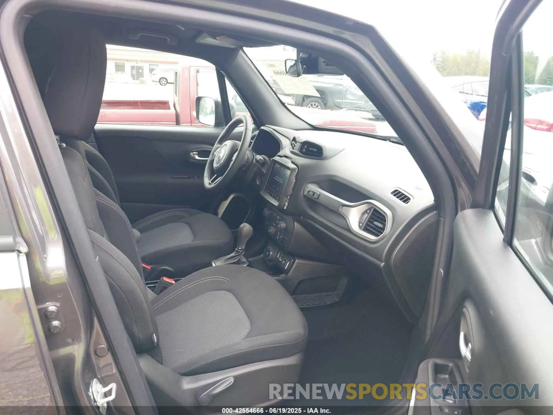5 Photograph of a damaged car ZACNJDBB8MPM77202 JEEP RENEGADE 2021