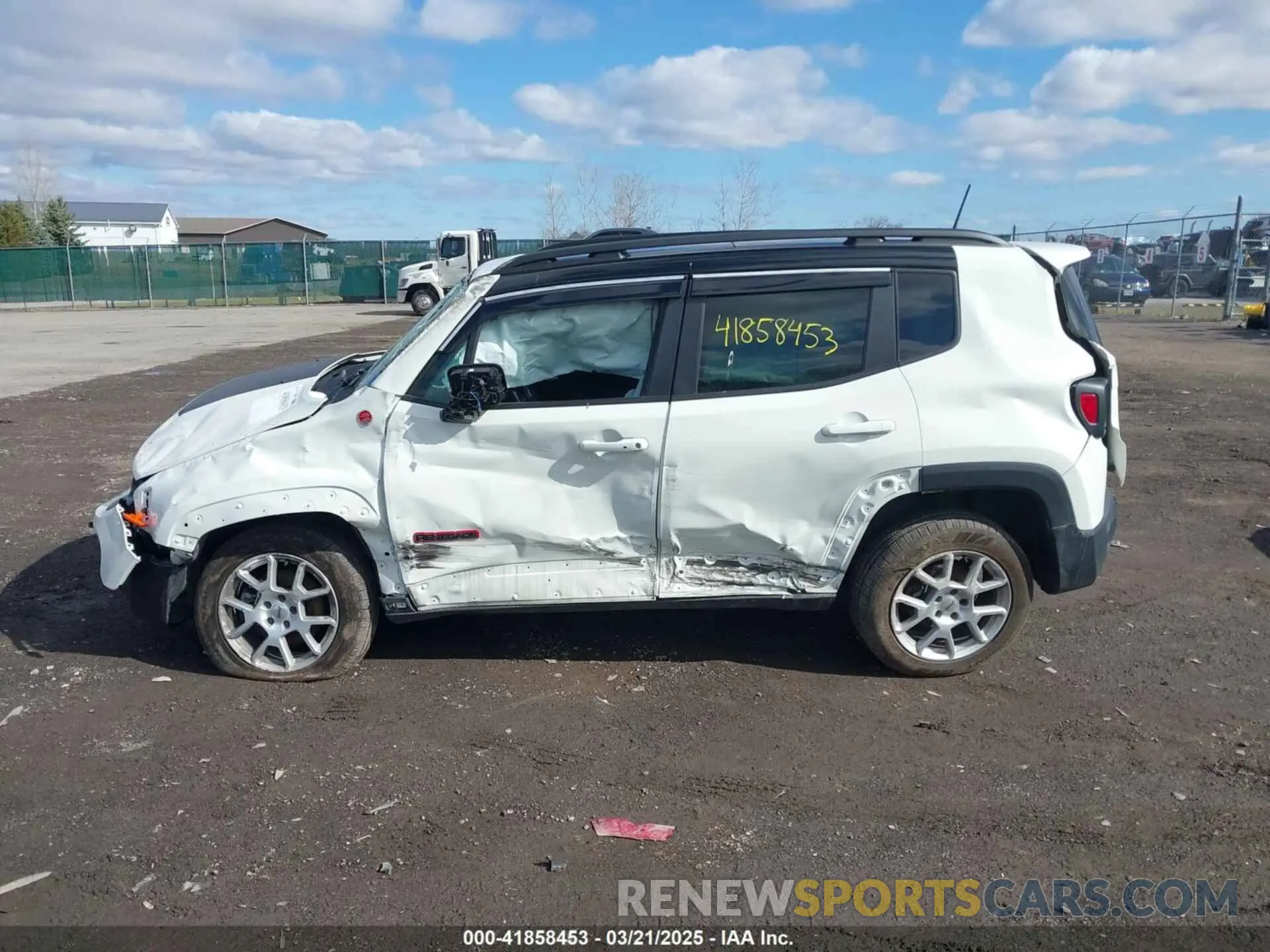 14 Photograph of a damaged car ZACNJDC12MPM92624 JEEP RENEGADE 2021