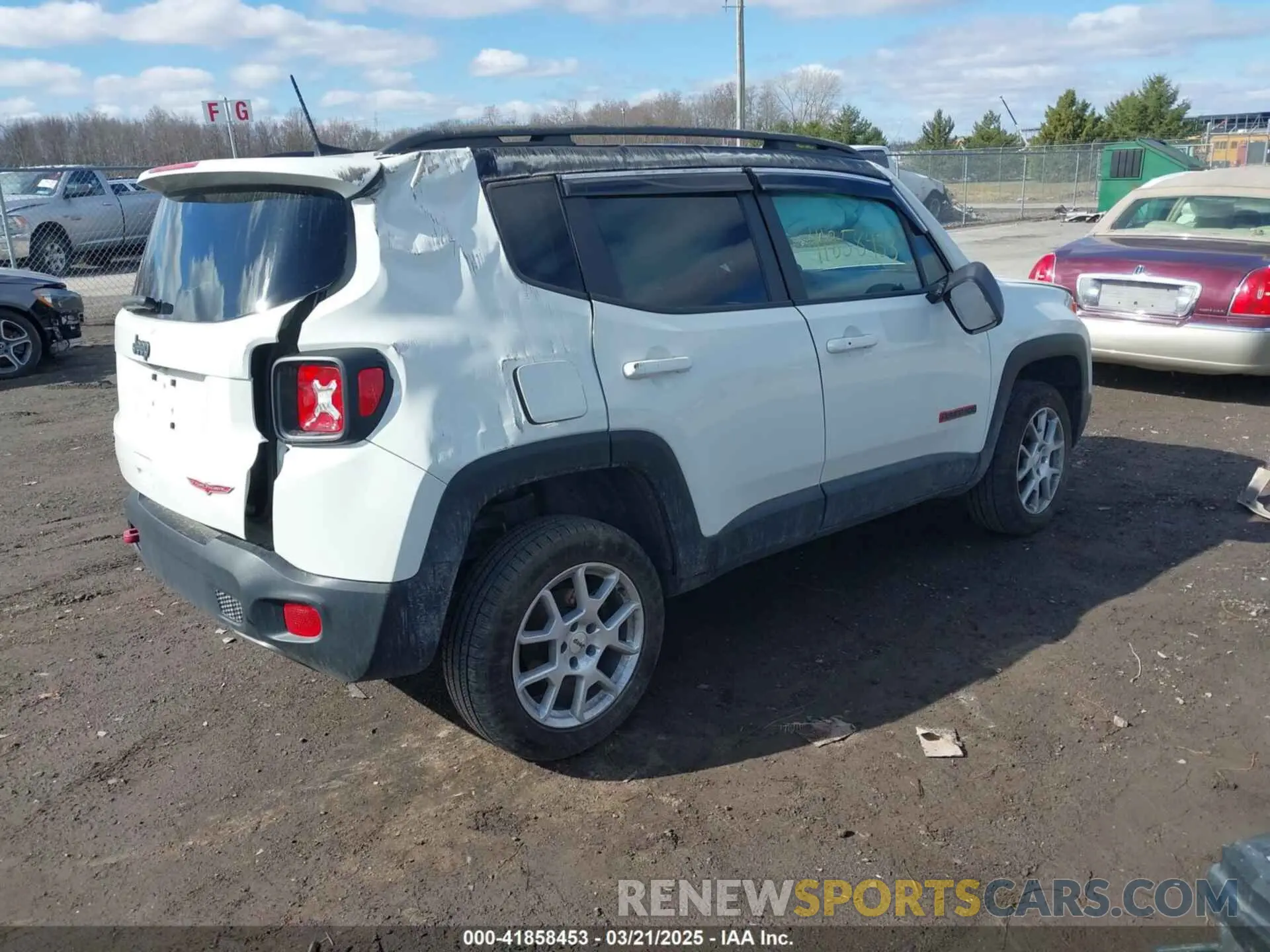 4 Photograph of a damaged car ZACNJDC12MPM92624 JEEP RENEGADE 2021