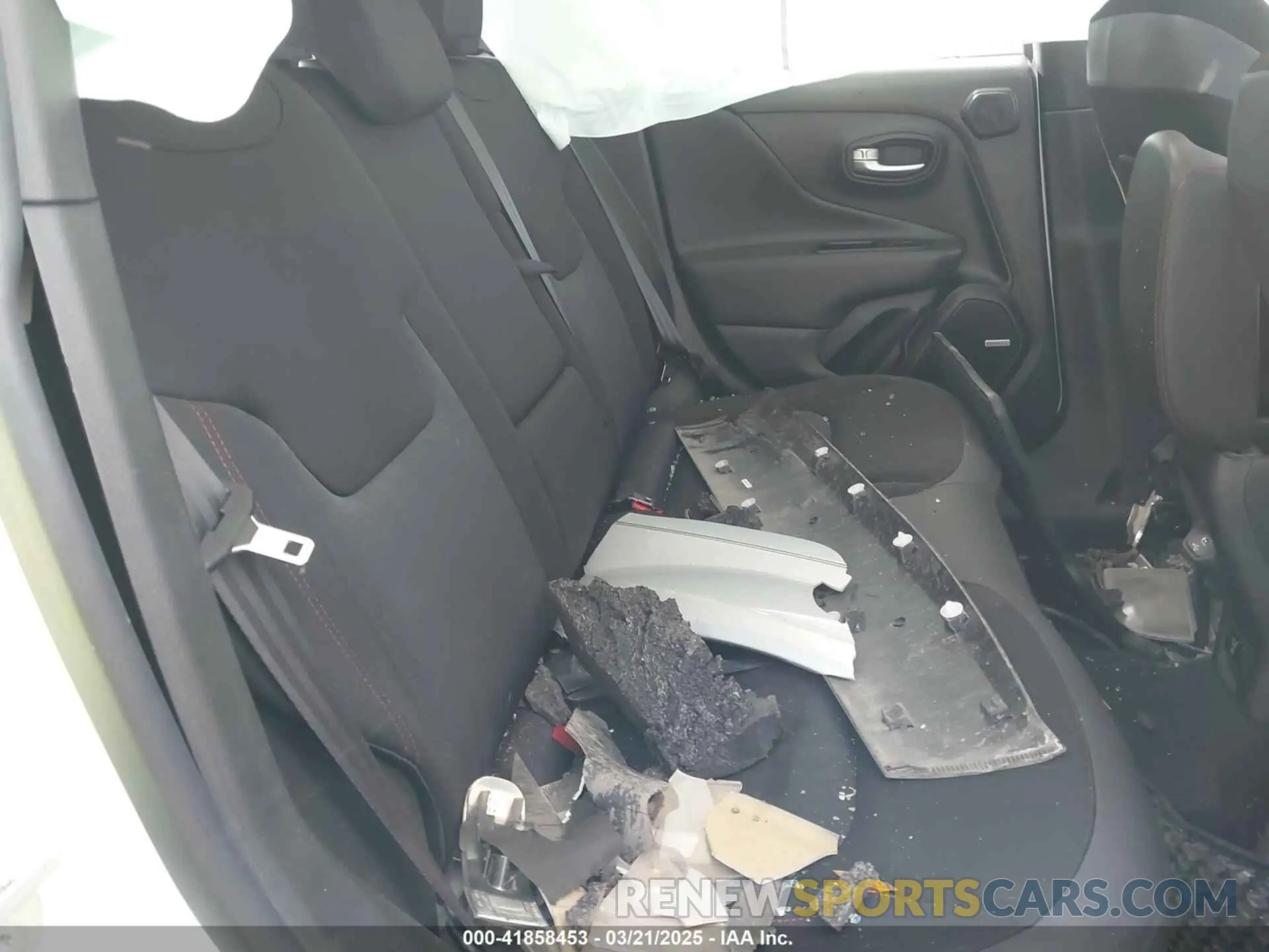 8 Photograph of a damaged car ZACNJDC12MPM92624 JEEP RENEGADE 2021