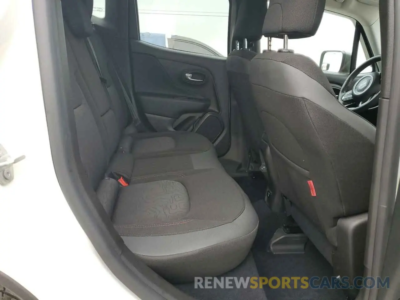11 Photograph of a damaged car ZACNJDC19MPM30234 JEEP RENEGADE 2021