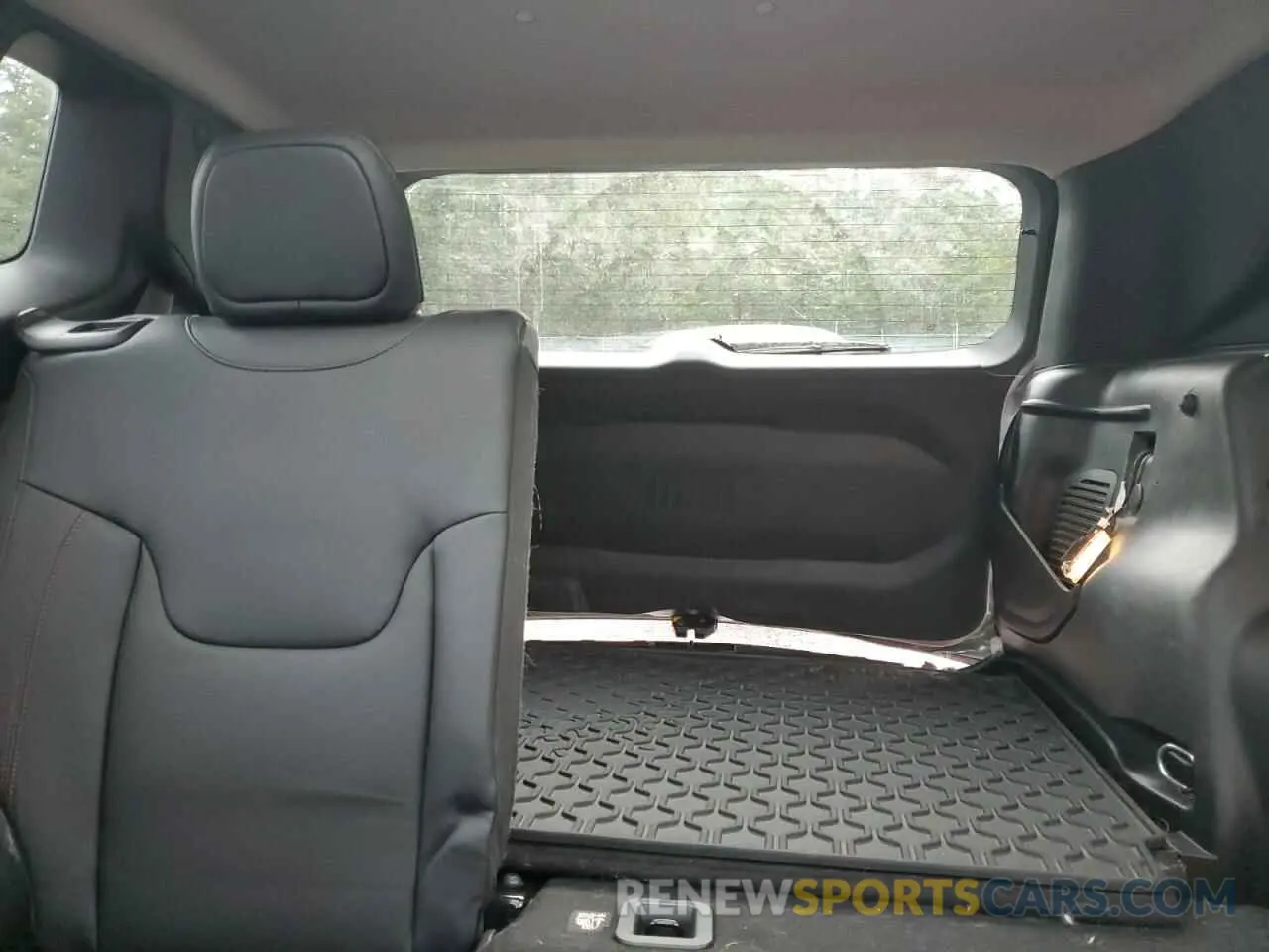 10 Photograph of a damaged car ZACNJDC1XMPN36725 JEEP RENEGADE 2021