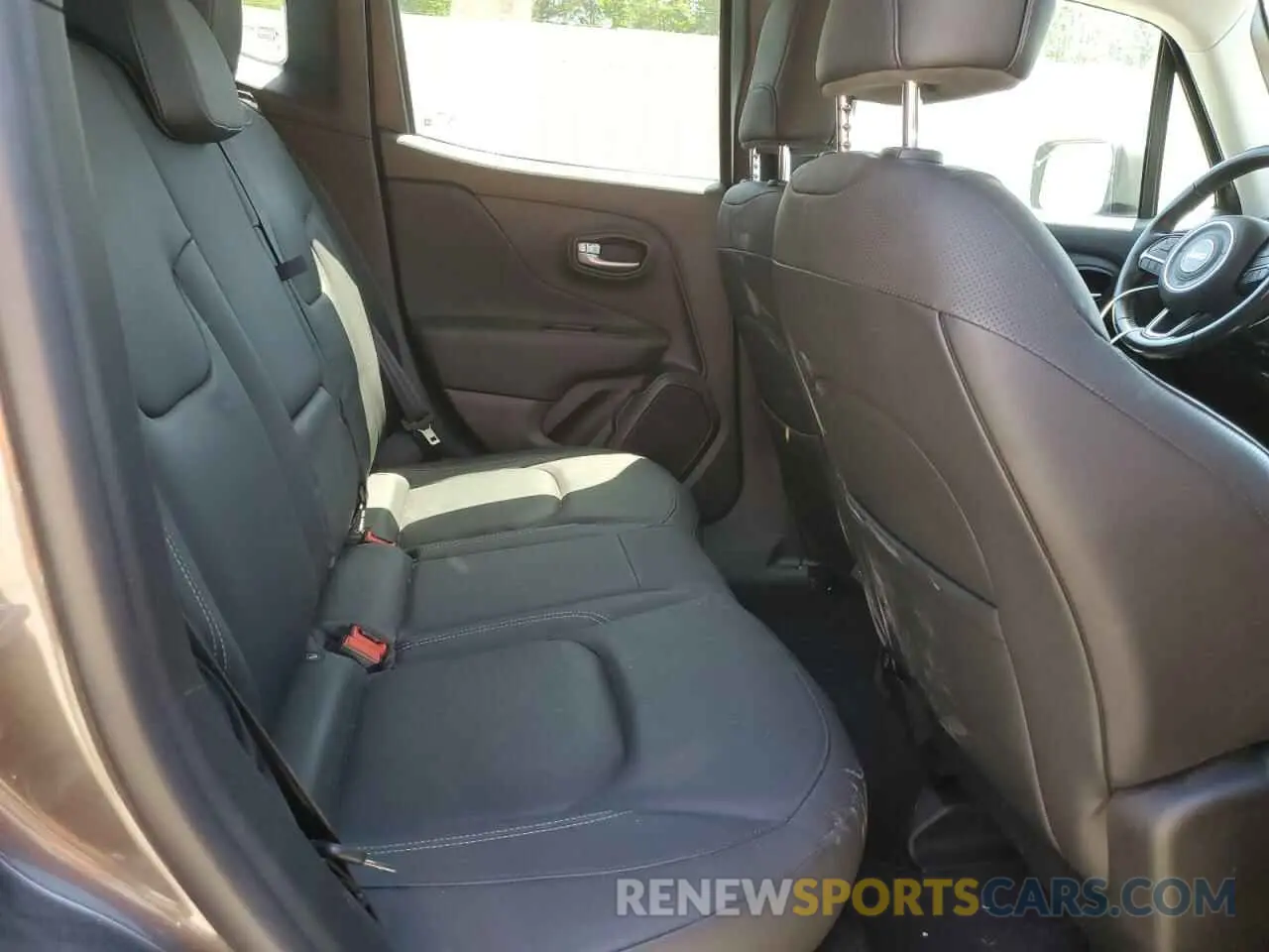 10 Photograph of a damaged car ZACNJDD10MPM11411 JEEP RENEGADE 2021