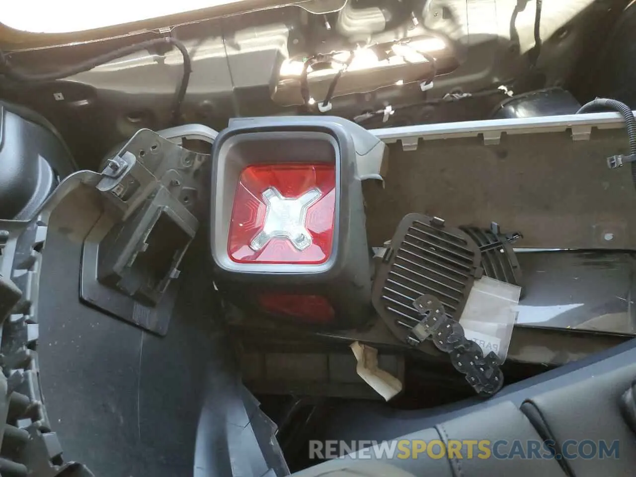 14 Photograph of a damaged car ZACNJDD10MPM11411 JEEP RENEGADE 2021