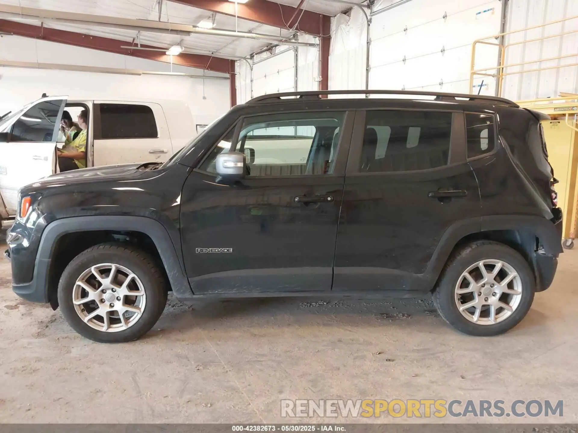 14 Photograph of a damaged car ZACNJDD11MPM36656 JEEP RENEGADE 2021