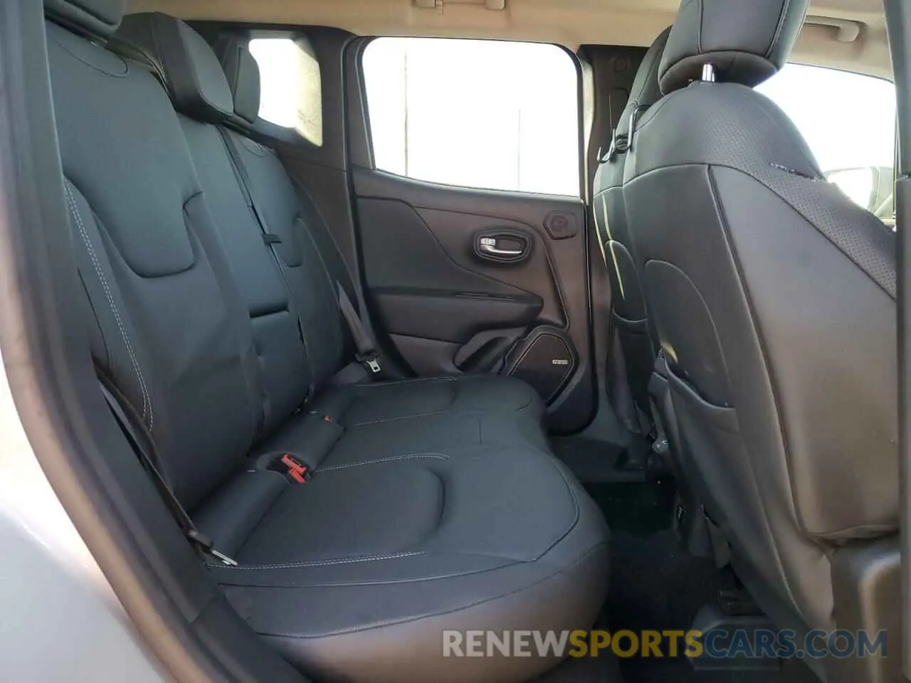 11 Photograph of a damaged car ZACNJDD14MPN35567 JEEP RENEGADE 2021