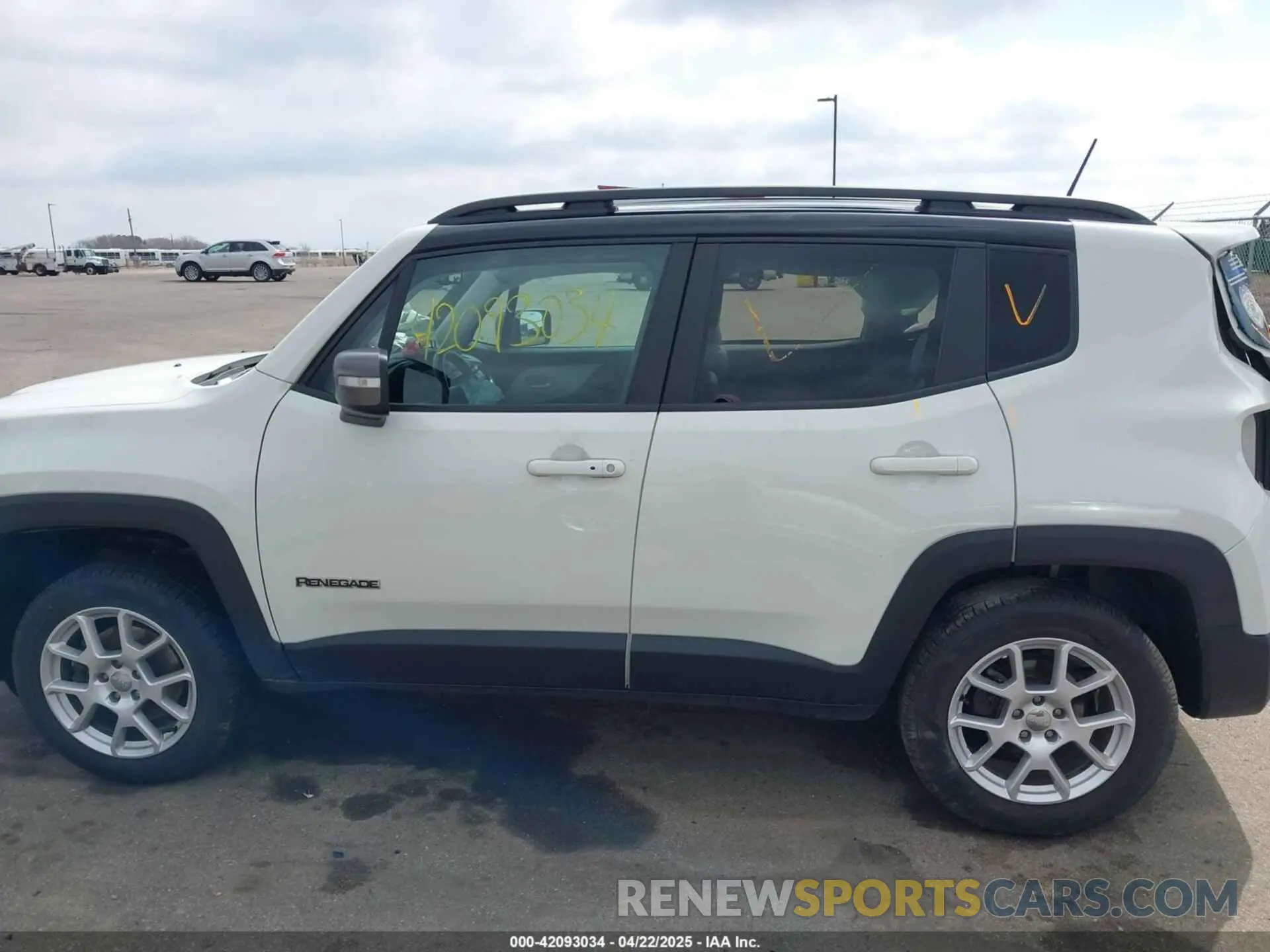 14 Photograph of a damaged car ZACNJDD15MPM49765 JEEP RENEGADE 2021