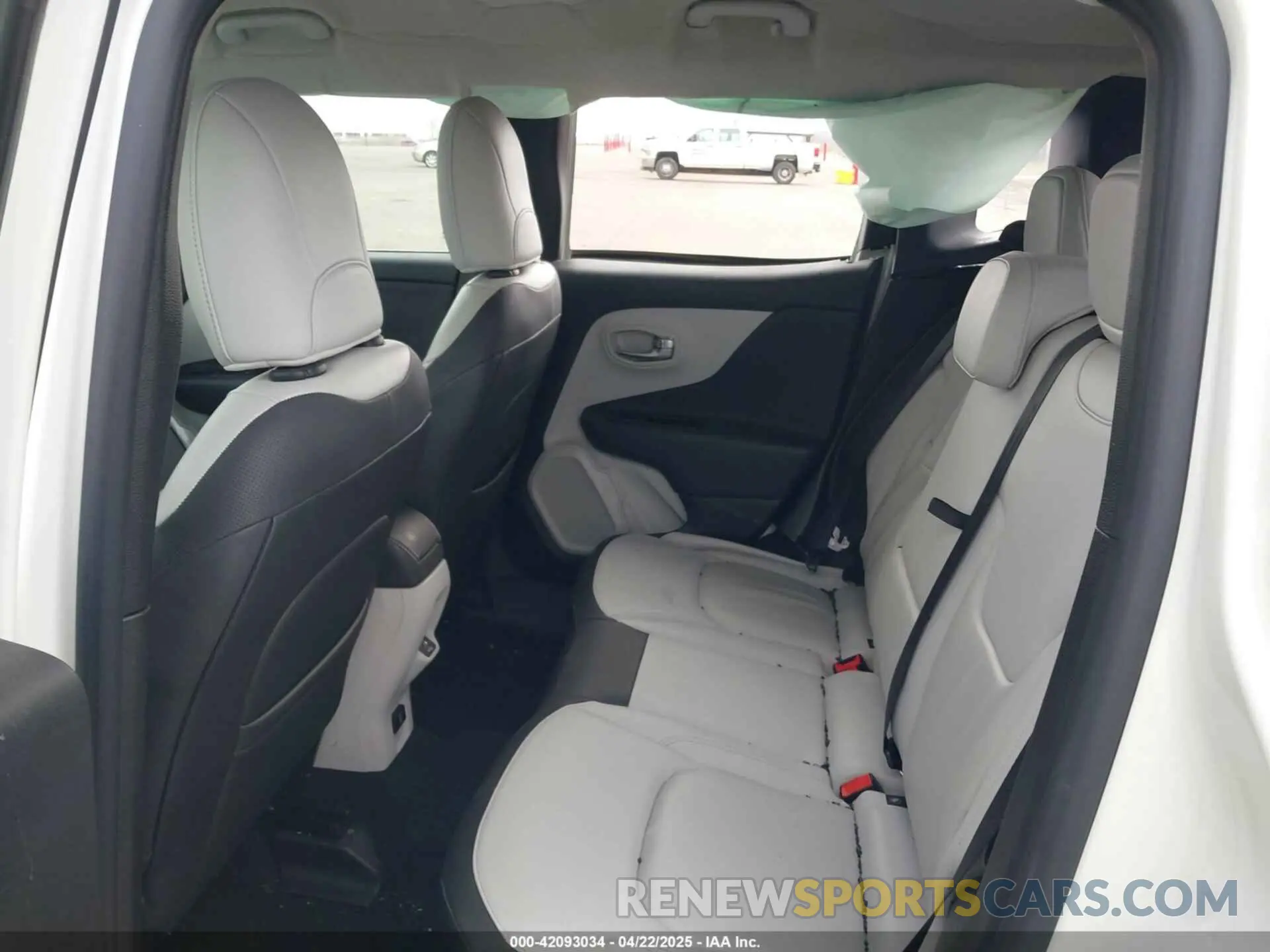 8 Photograph of a damaged car ZACNJDD15MPM49765 JEEP RENEGADE 2021