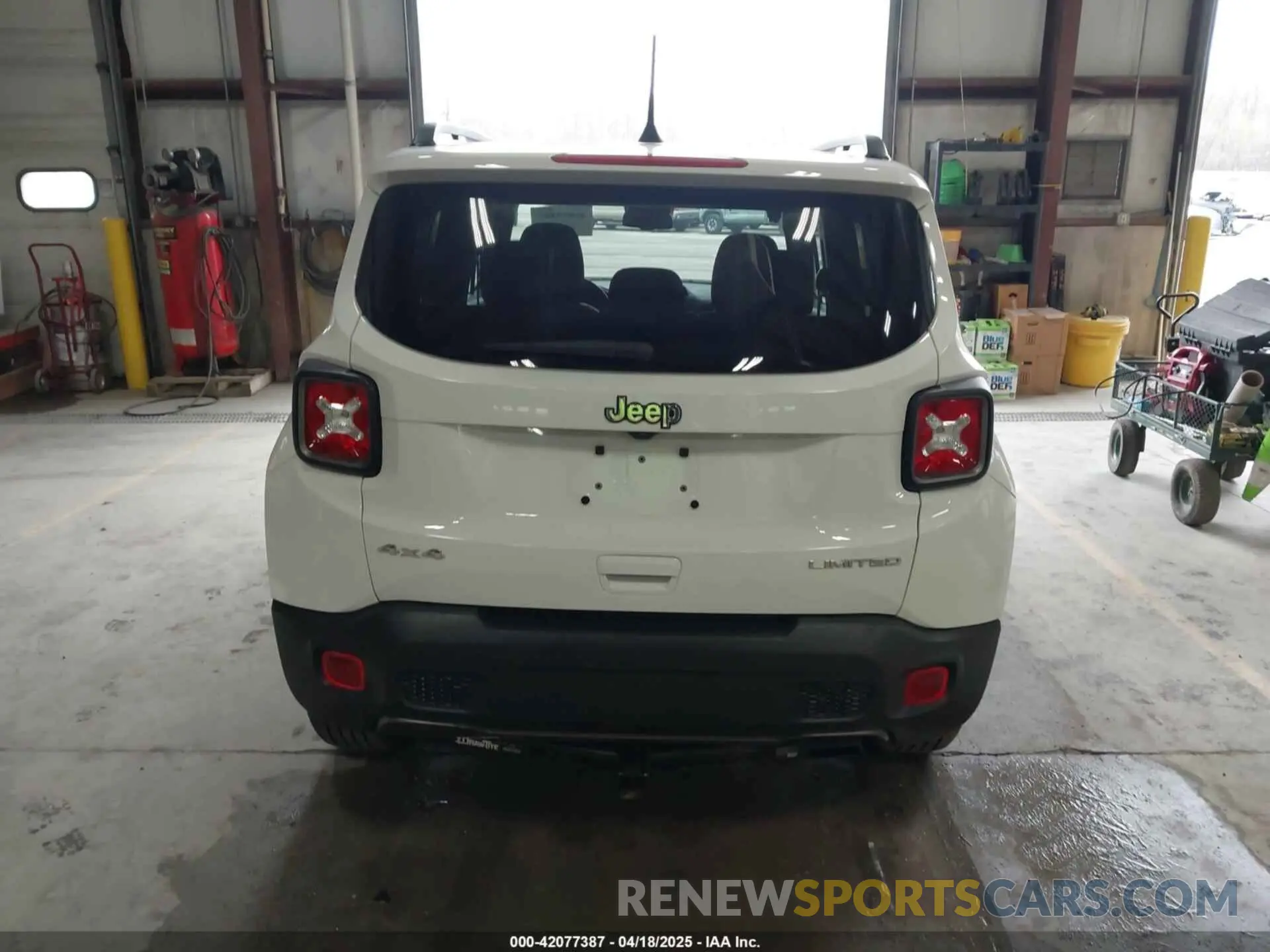 17 Photograph of a damaged car ZACNJDD19MPM21287 JEEP RENEGADE 2021