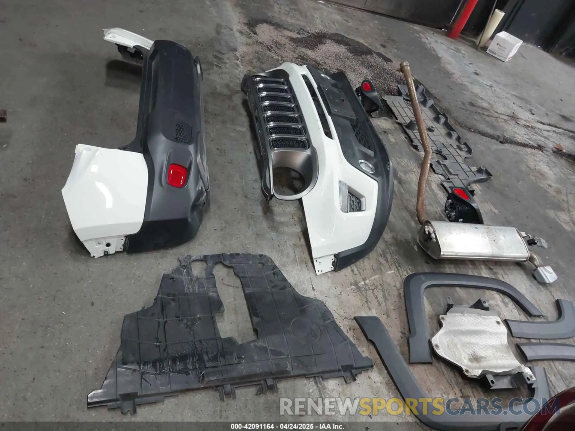 19 Photograph of a damaged car ZACNJDD19MPM23265 JEEP RENEGADE 2021