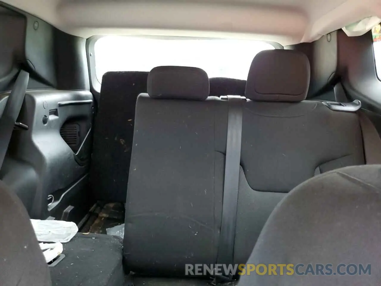 10 Photograph of a damaged car ZACNJDA12NPN53474 JEEP RENEGADE 2022
