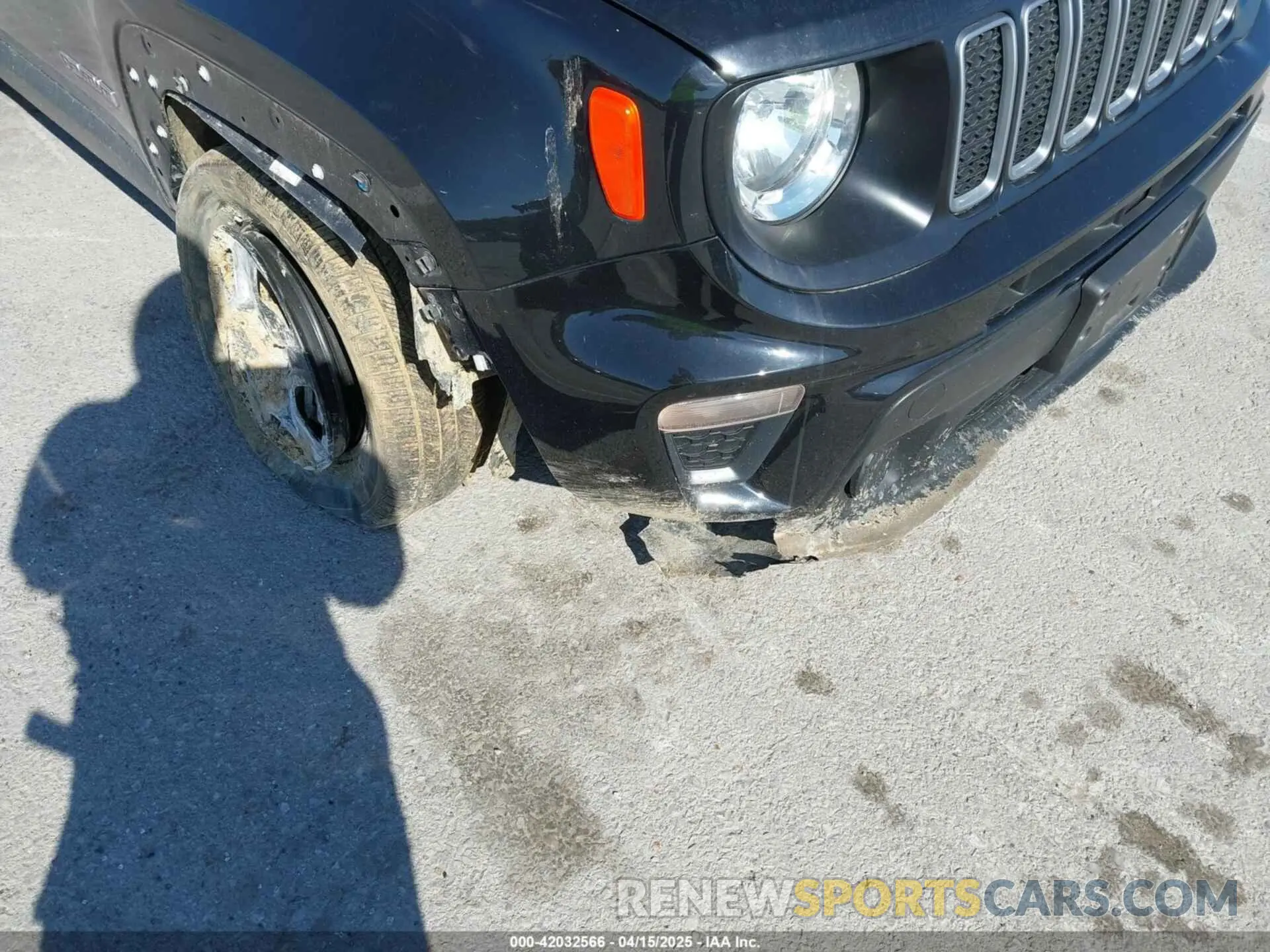 17 Photograph of a damaged car ZACNJDA12NPN69111 JEEP RENEGADE 2022