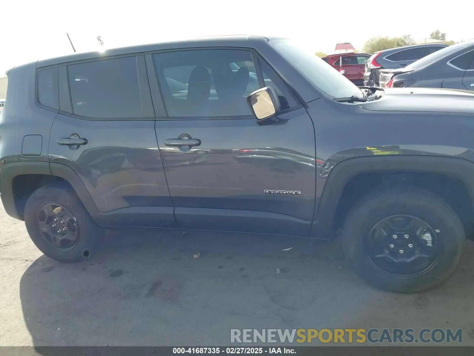 13 Photograph of a damaged car ZACNJDA13NPN99458 JEEP RENEGADE 2022