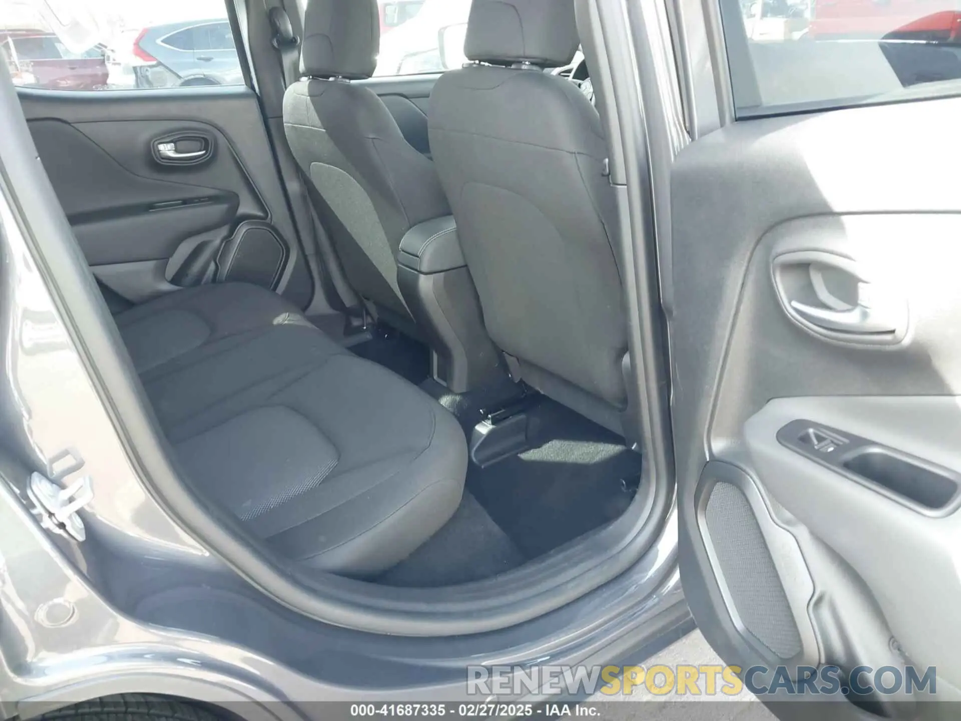 8 Photograph of a damaged car ZACNJDA13NPN99458 JEEP RENEGADE 2022