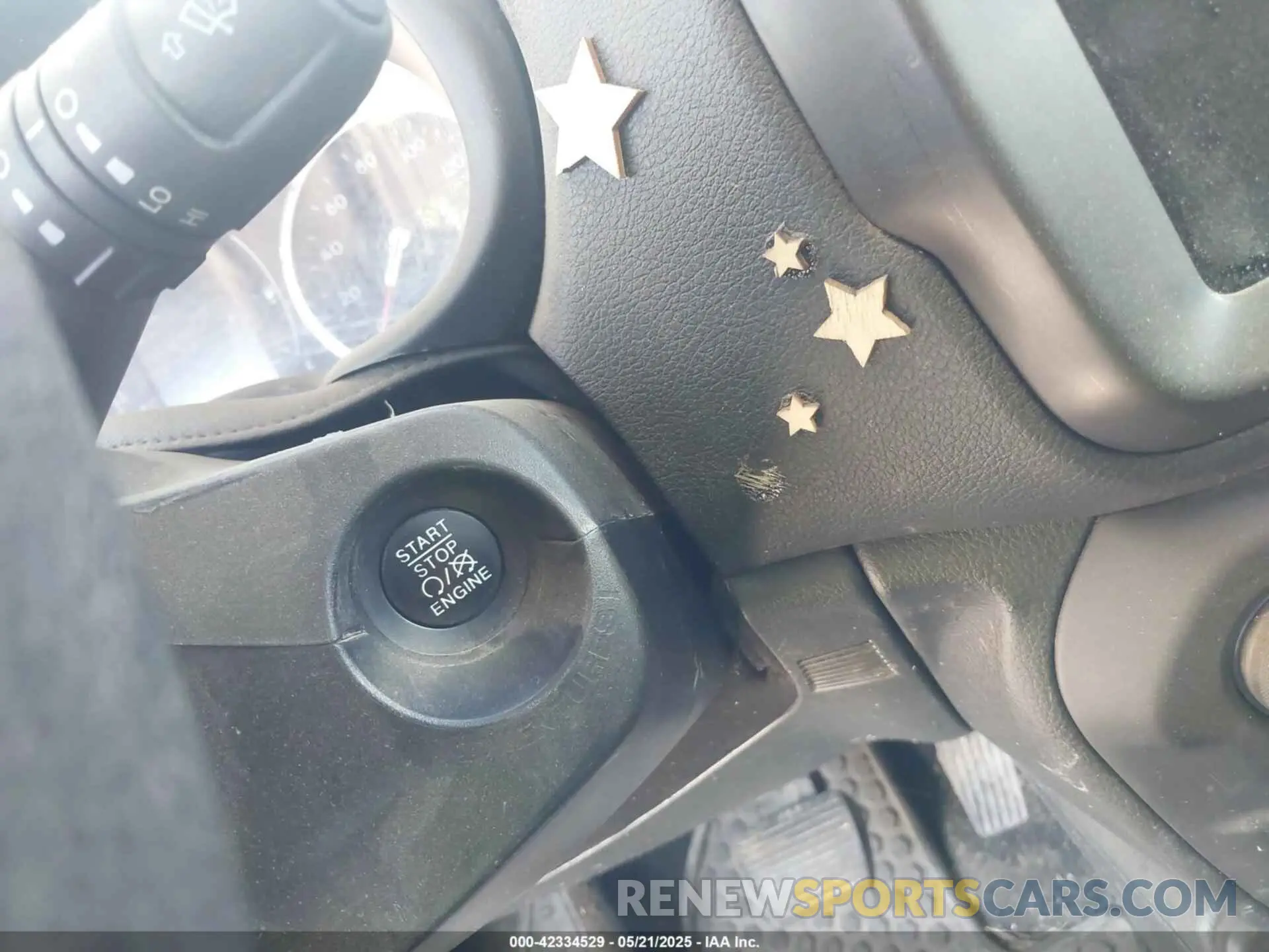 11 Photograph of a damaged car ZACNJDA14NPN81017 JEEP RENEGADE 2022