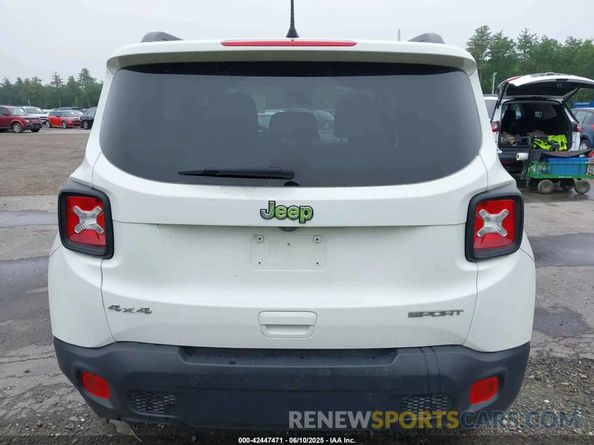 17 Photograph of a damaged car ZACNJDA17NPN50764 JEEP RENEGADE 2022