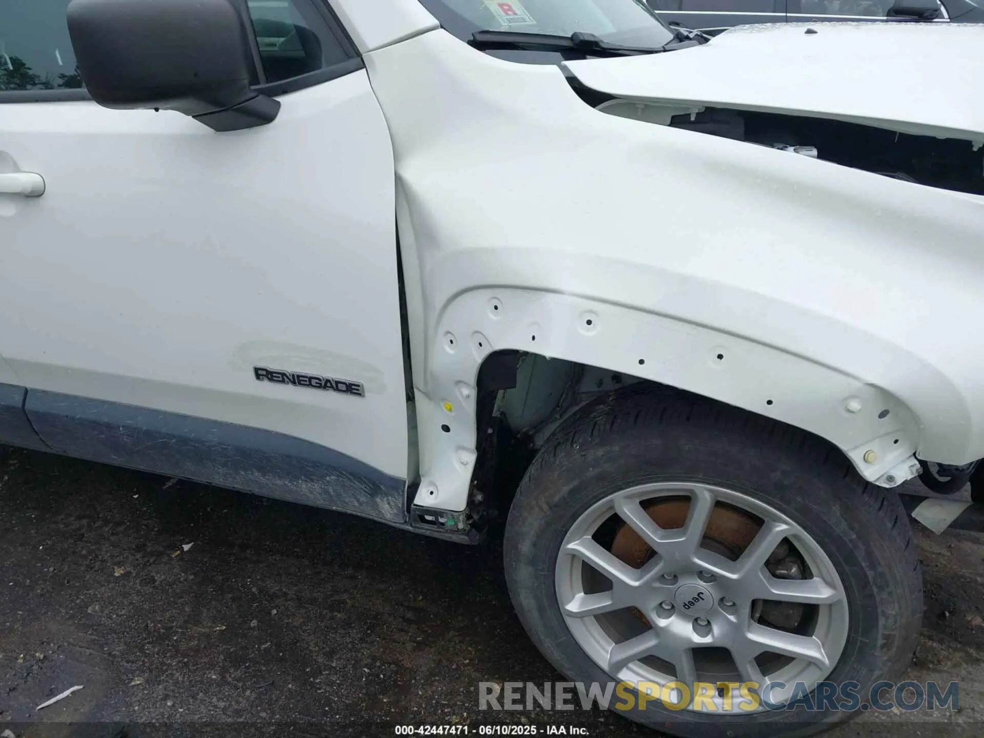 18 Photograph of a damaged car ZACNJDA17NPN50764 JEEP RENEGADE 2022