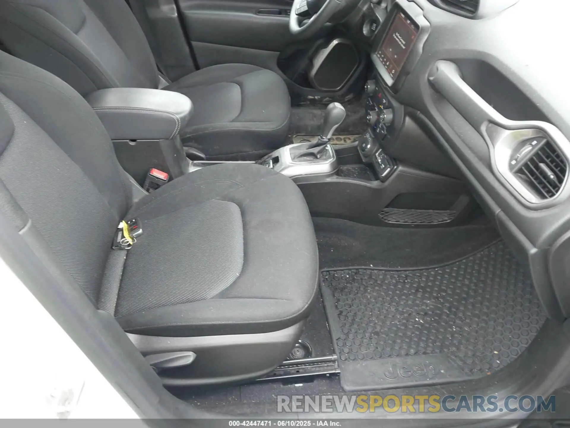 5 Photograph of a damaged car ZACNJDA17NPN50764 JEEP RENEGADE 2022