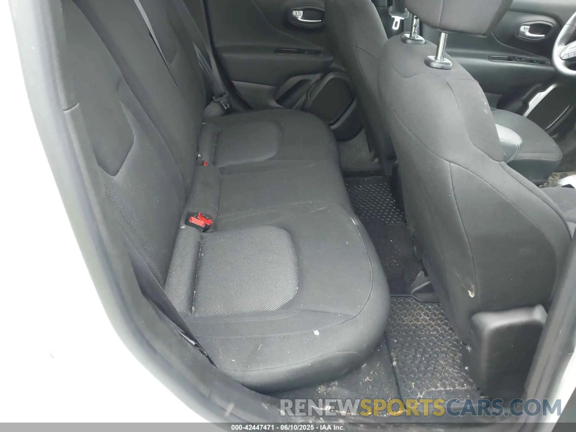 8 Photograph of a damaged car ZACNJDA17NPN50764 JEEP RENEGADE 2022