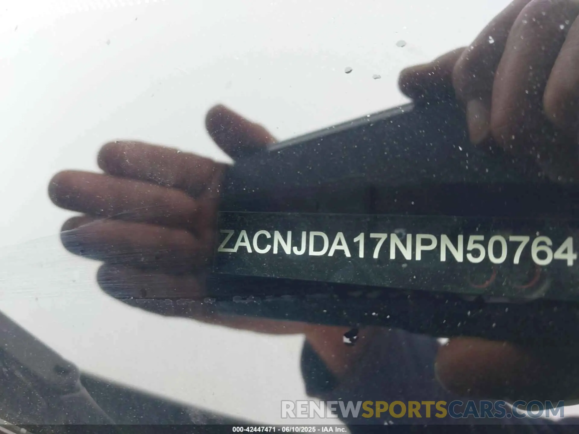 9 Photograph of a damaged car ZACNJDA17NPN50764 JEEP RENEGADE 2022