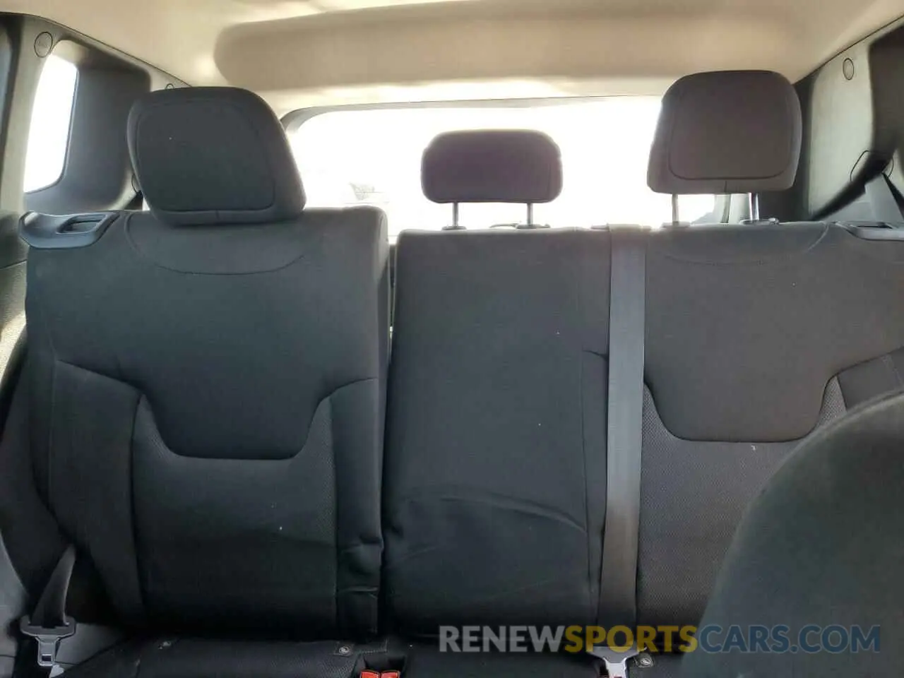 10 Photograph of a damaged car ZACNJDA18NPN65080 JEEP RENEGADE 2022