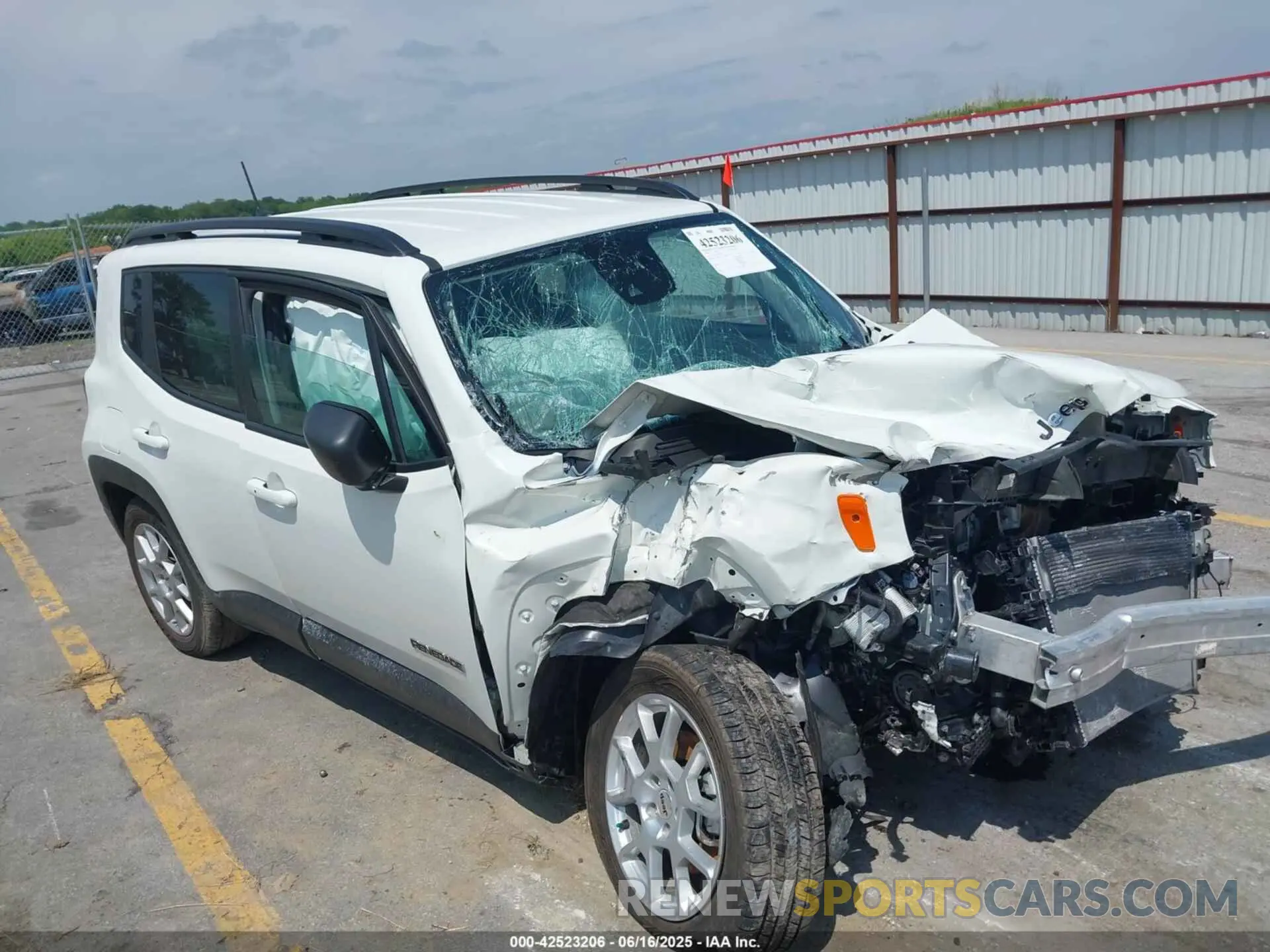 1 Photograph of a damaged car ZACNJDB11NPN44179 JEEP RENEGADE 2022