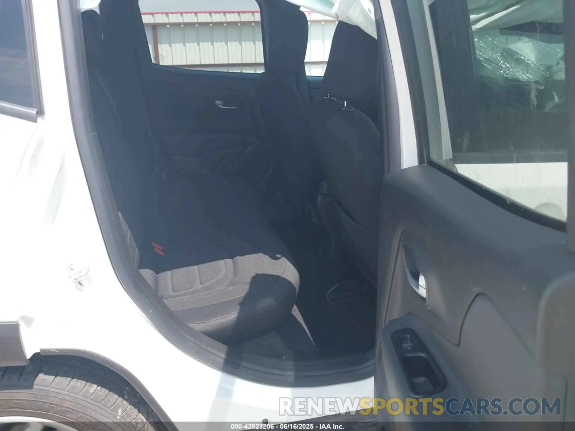 8 Photograph of a damaged car ZACNJDB11NPN44179 JEEP RENEGADE 2022