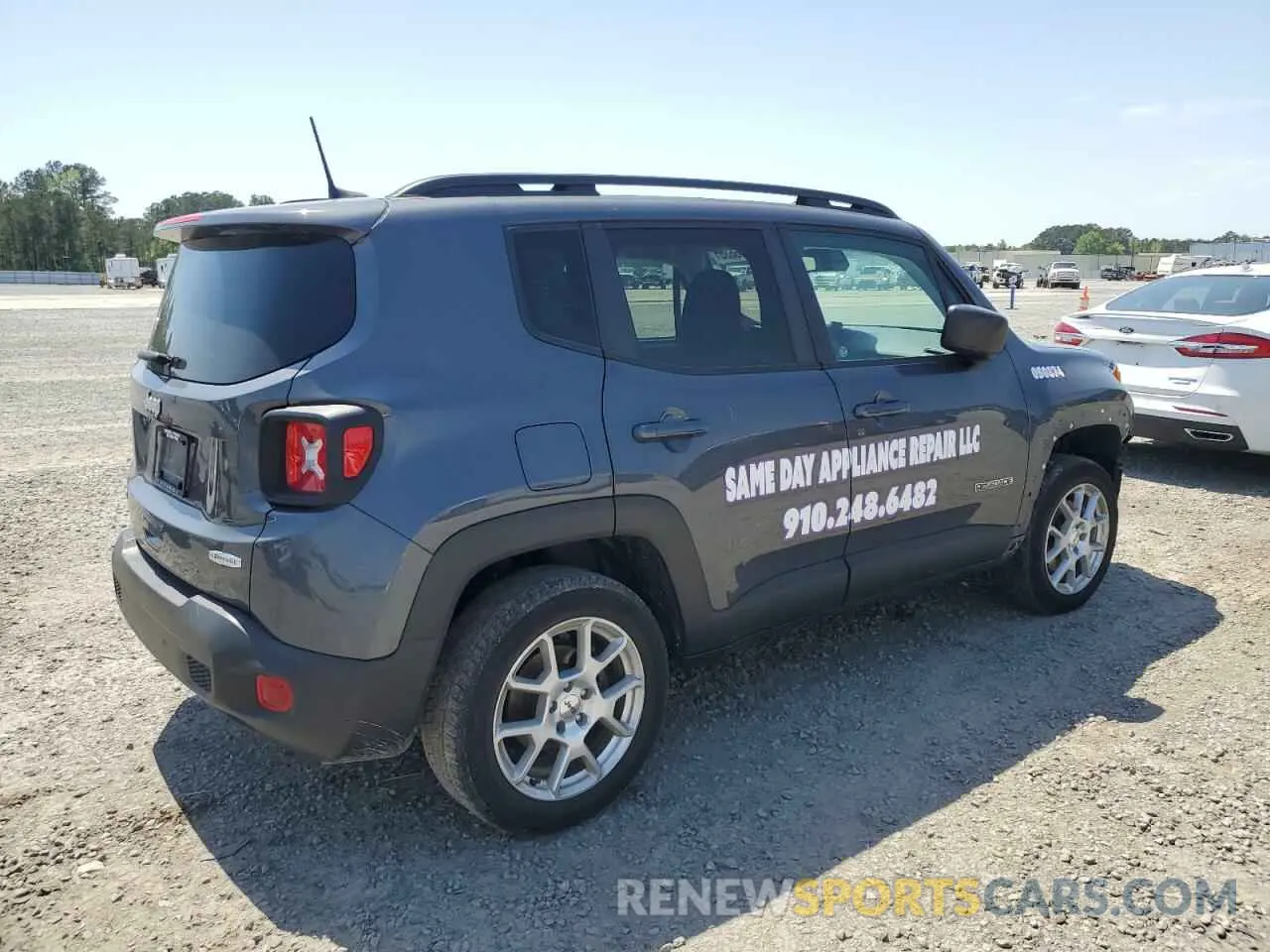 3 Photograph of a damaged car ZACNJDB11NPN60155 JEEP RENEGADE 2022