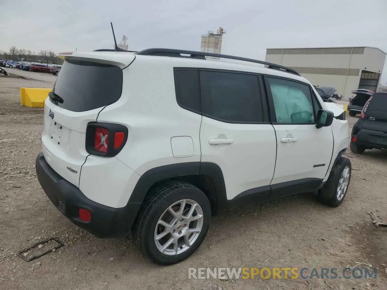 3 Photograph of a damaged car ZACNJDB11NPN84052 JEEP RENEGADE 2022