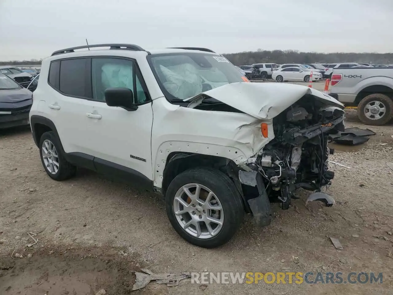 4 Photograph of a damaged car ZACNJDB11NPN84052 JEEP RENEGADE 2022