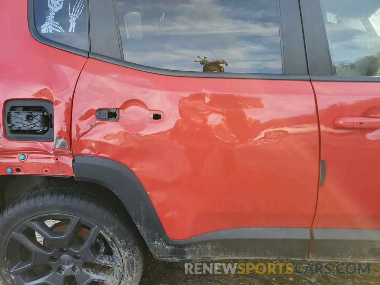 11 Photograph of a damaged car ZACNJDB12NPN77353 JEEP RENEGADE 2022