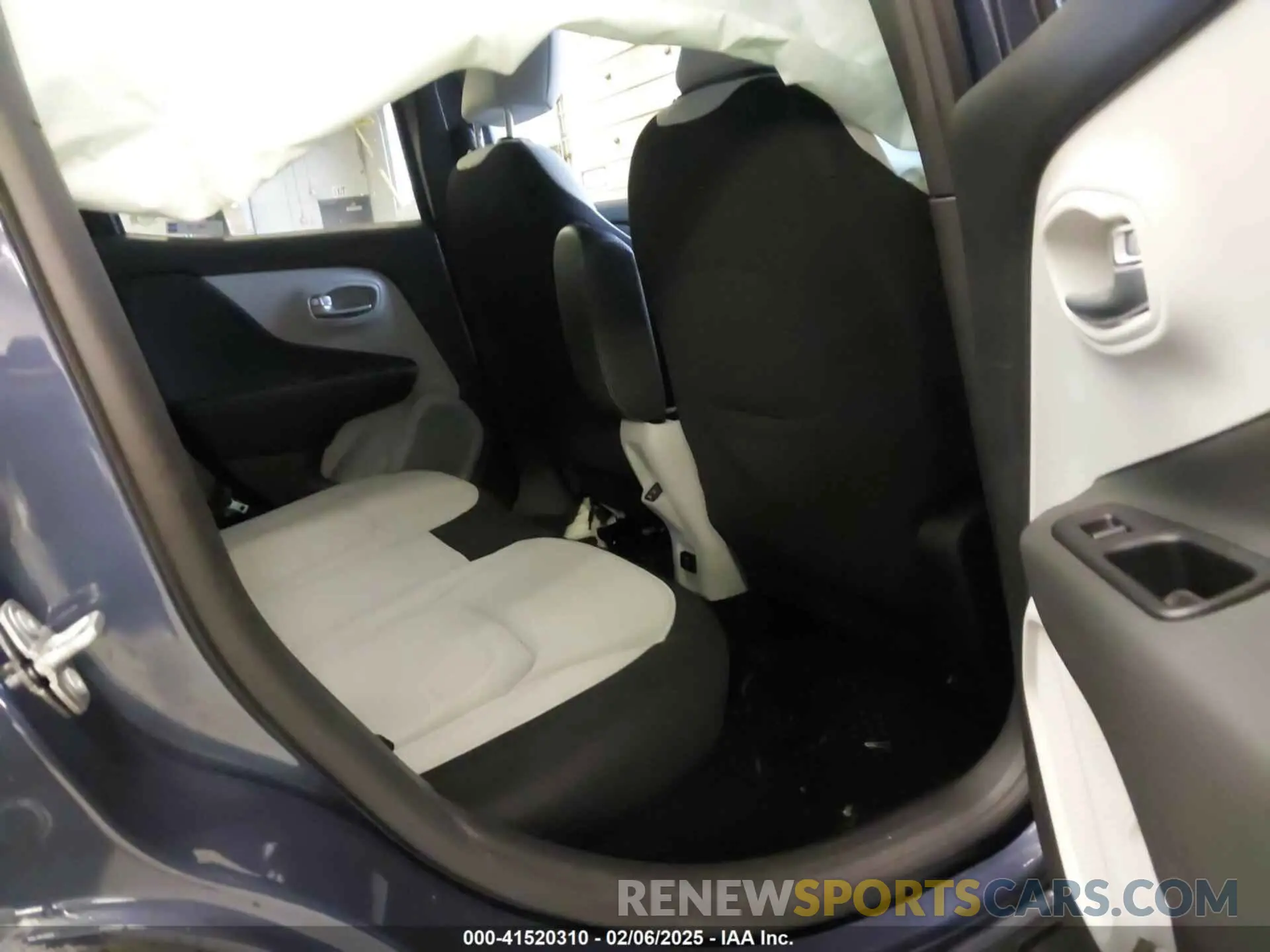 8 Photograph of a damaged car ZACNJDB12NPN90071 JEEP RENEGADE 2022