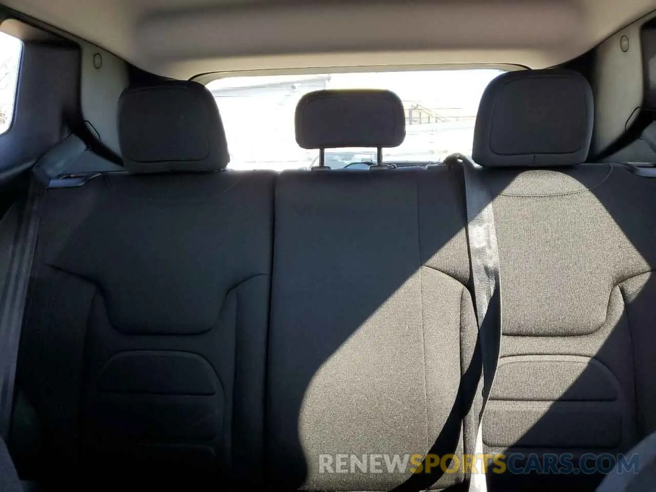 10 Photograph of a damaged car ZACNJDB15NPN48493 JEEP RENEGADE 2022