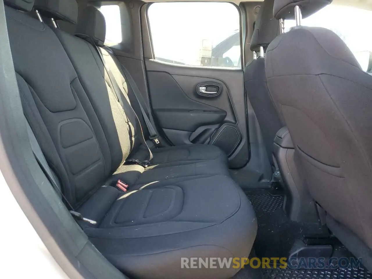 11 Photograph of a damaged car ZACNJDB15NPN48493 JEEP RENEGADE 2022