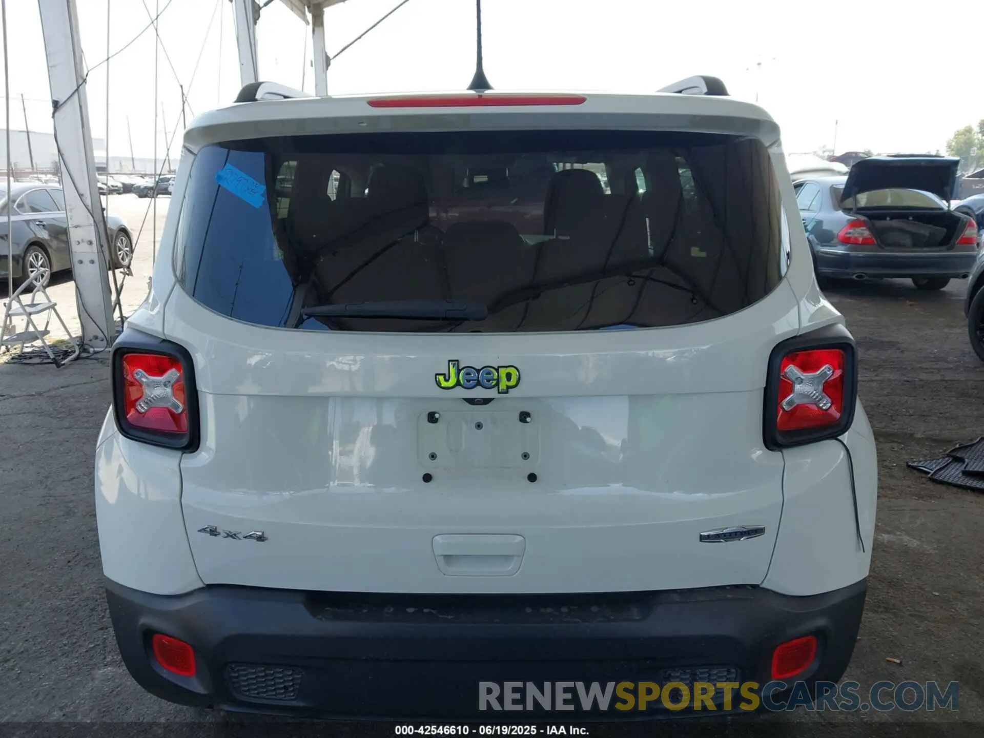 17 Photograph of a damaged car ZACNJDB17NPN57213 JEEP RENEGADE 2022