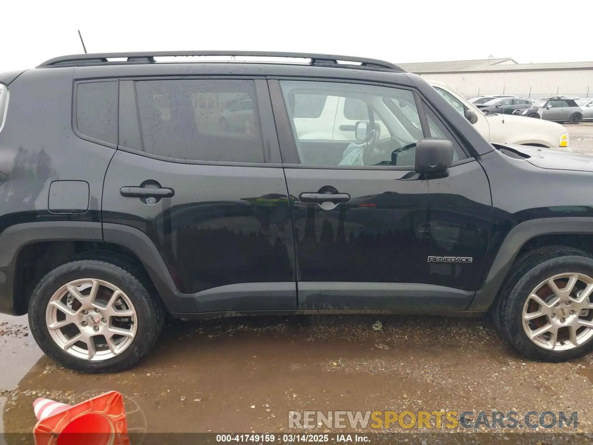 13 Photograph of a damaged car ZACNJDB17NPN85853 JEEP RENEGADE 2022