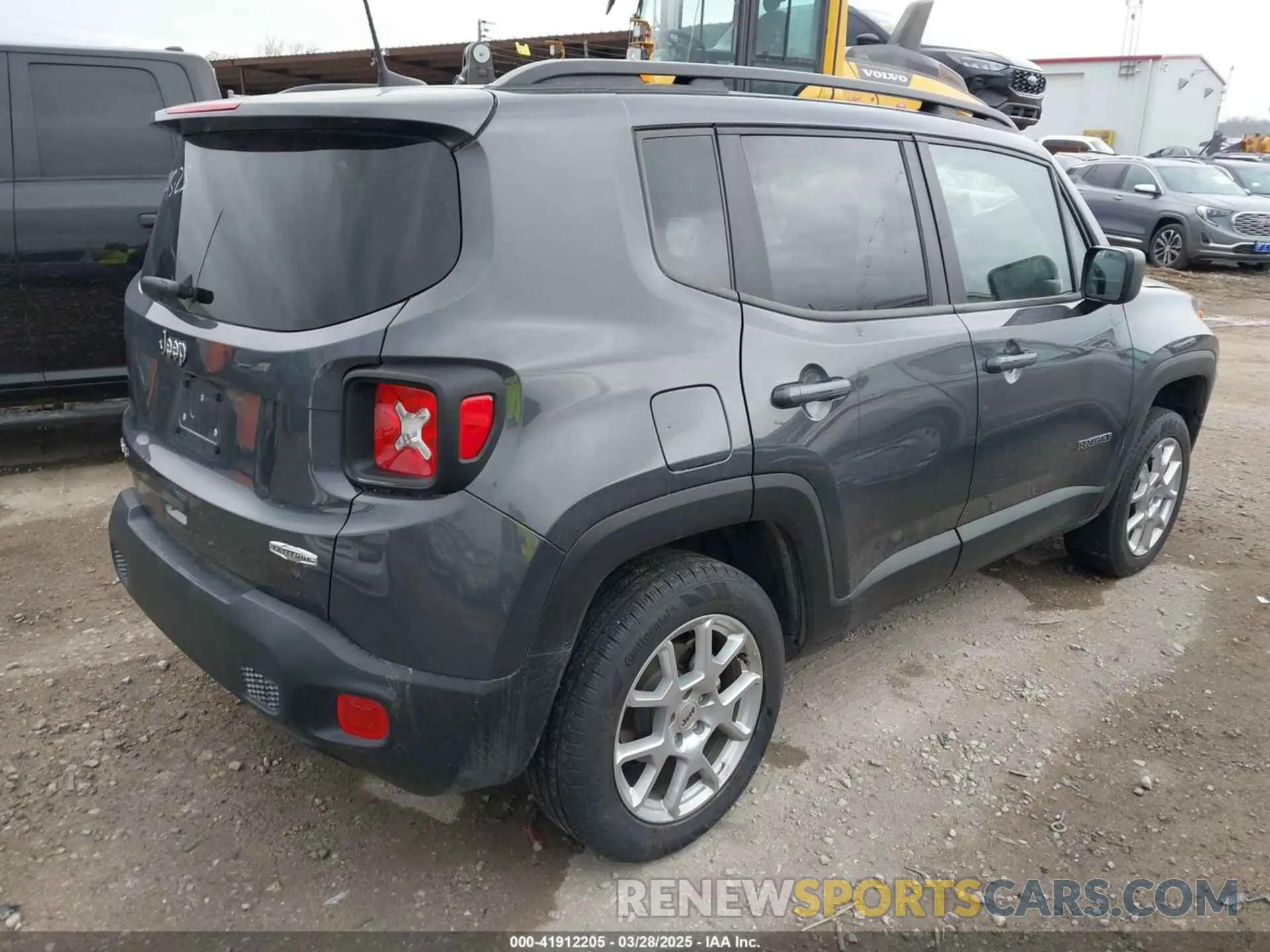 4 Photograph of a damaged car ZACNJDB18NPN80077 JEEP RENEGADE 2022