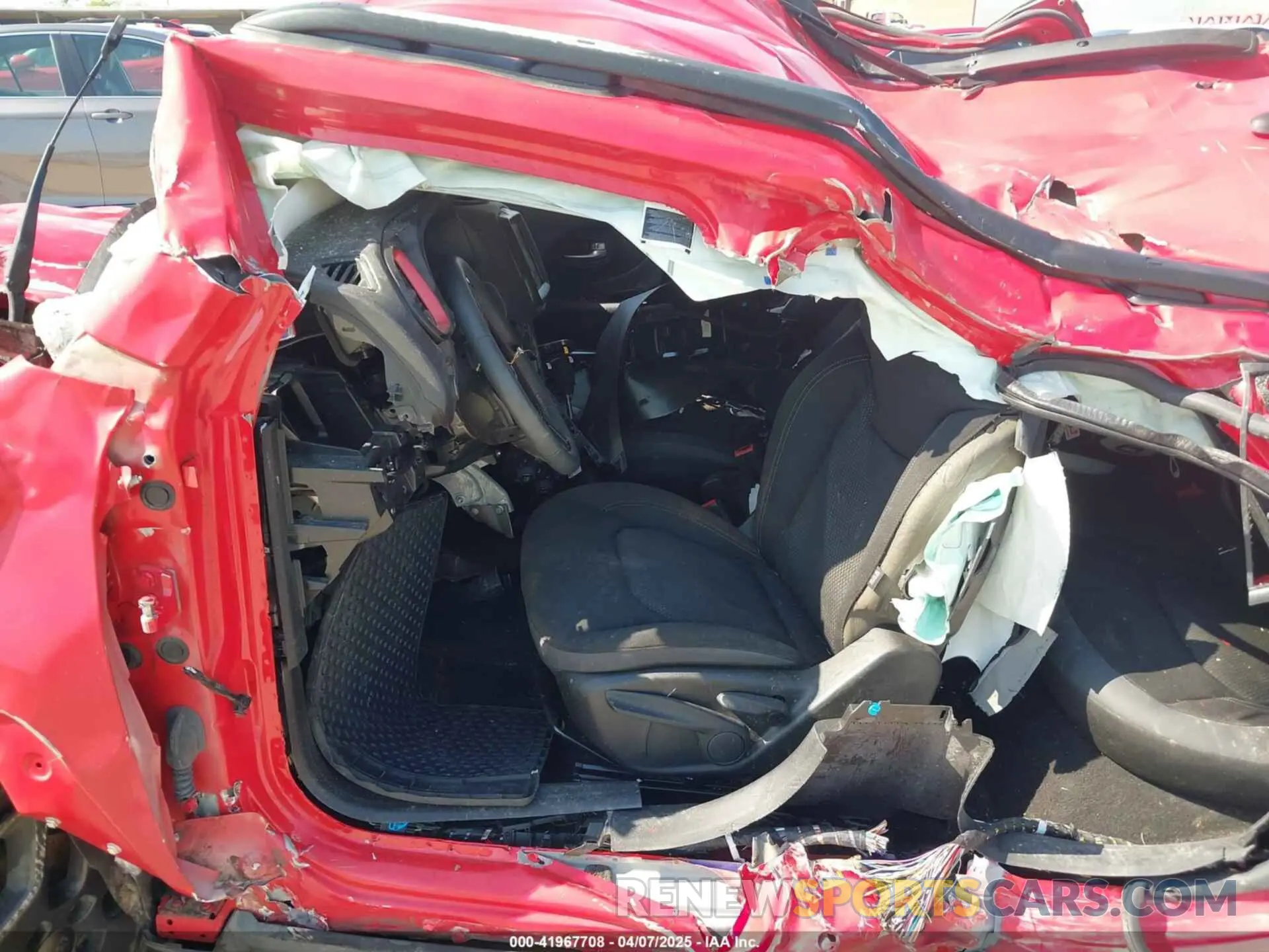 5 Photograph of a damaged car ZACNJDB18NPN89135 JEEP RENEGADE 2022