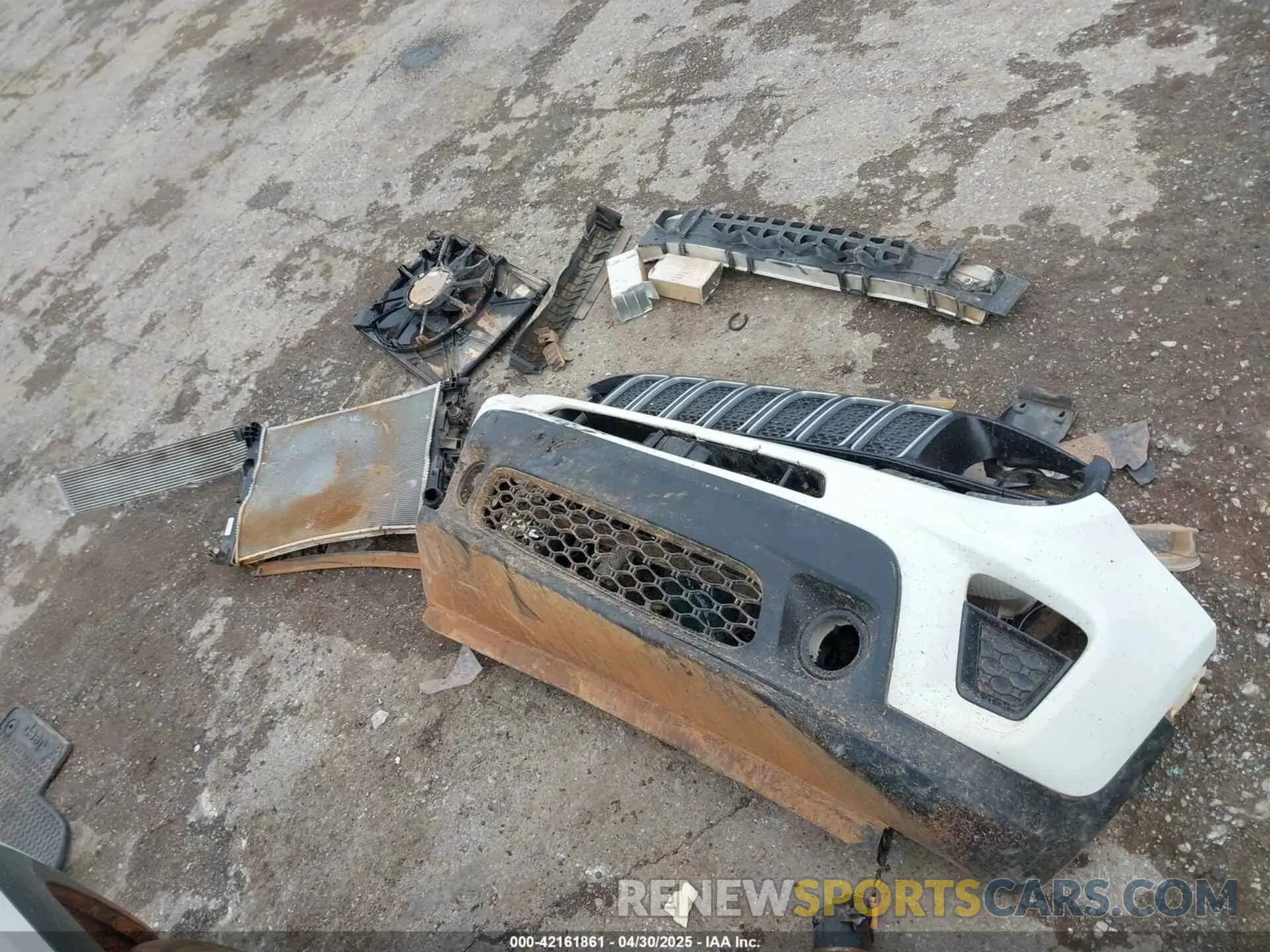 12 Photograph of a damaged car ZACNJDB18NPN89443 JEEP RENEGADE 2022