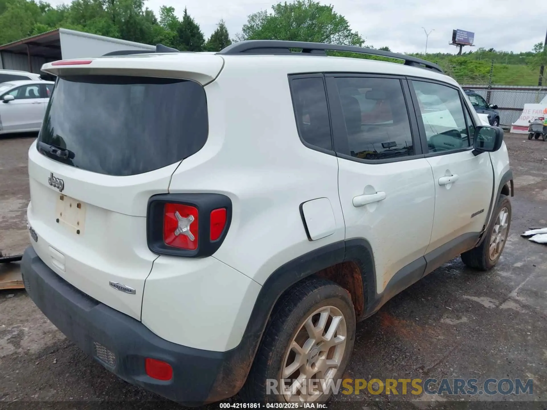 4 Photograph of a damaged car ZACNJDB18NPN89443 JEEP RENEGADE 2022