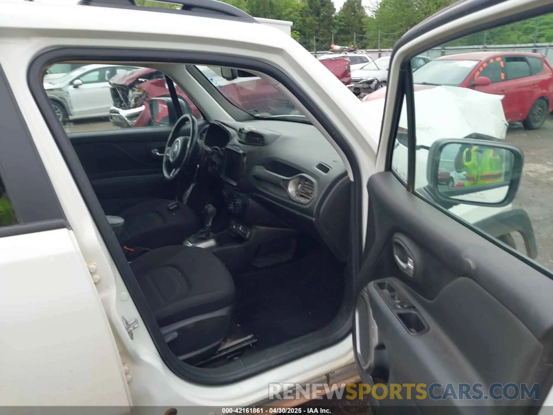 5 Photograph of a damaged car ZACNJDB18NPN89443 JEEP RENEGADE 2022