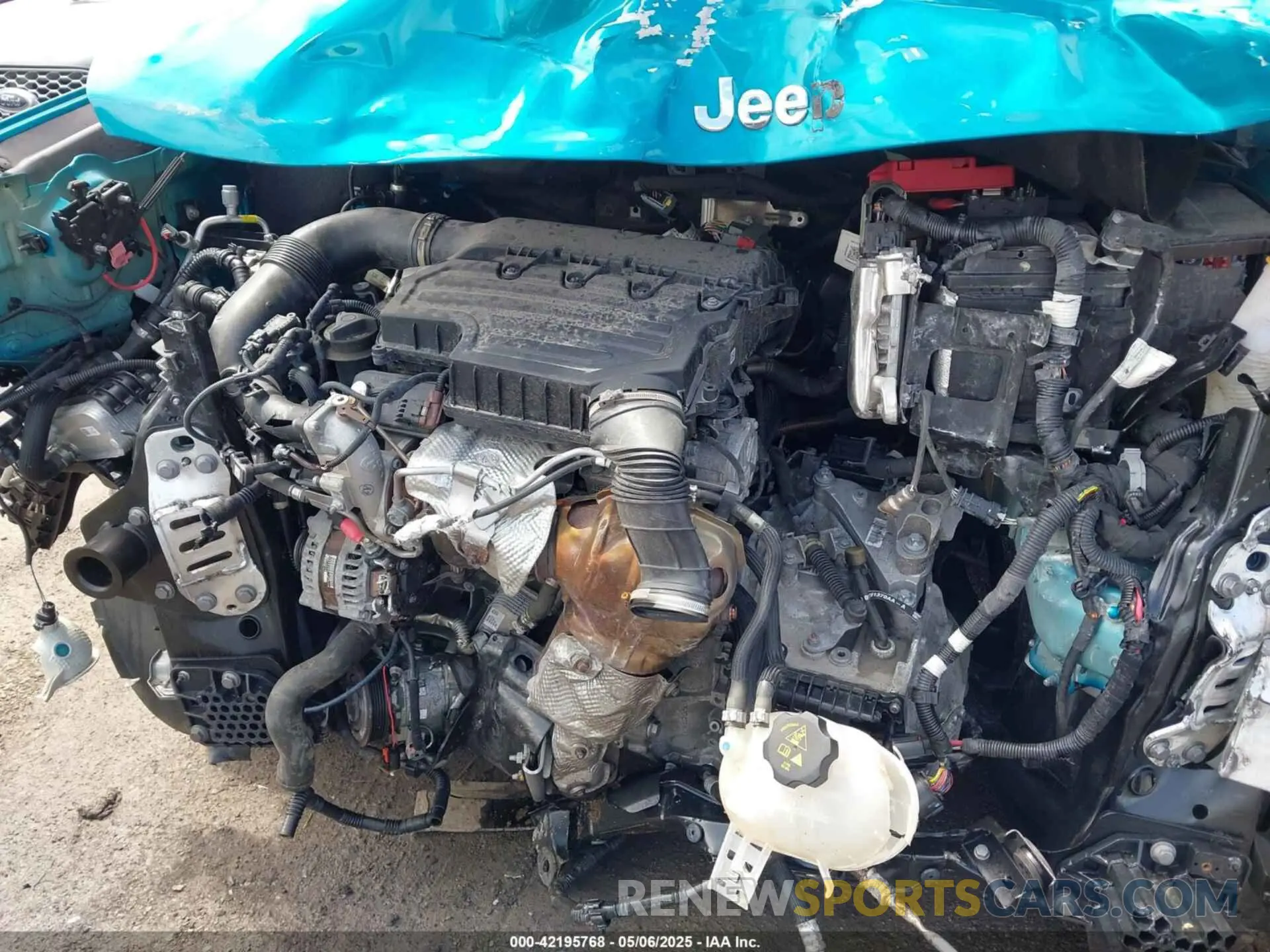 10 Photograph of a damaged car ZACNJDB1XNPN66679 JEEP RENEGADE 2022
